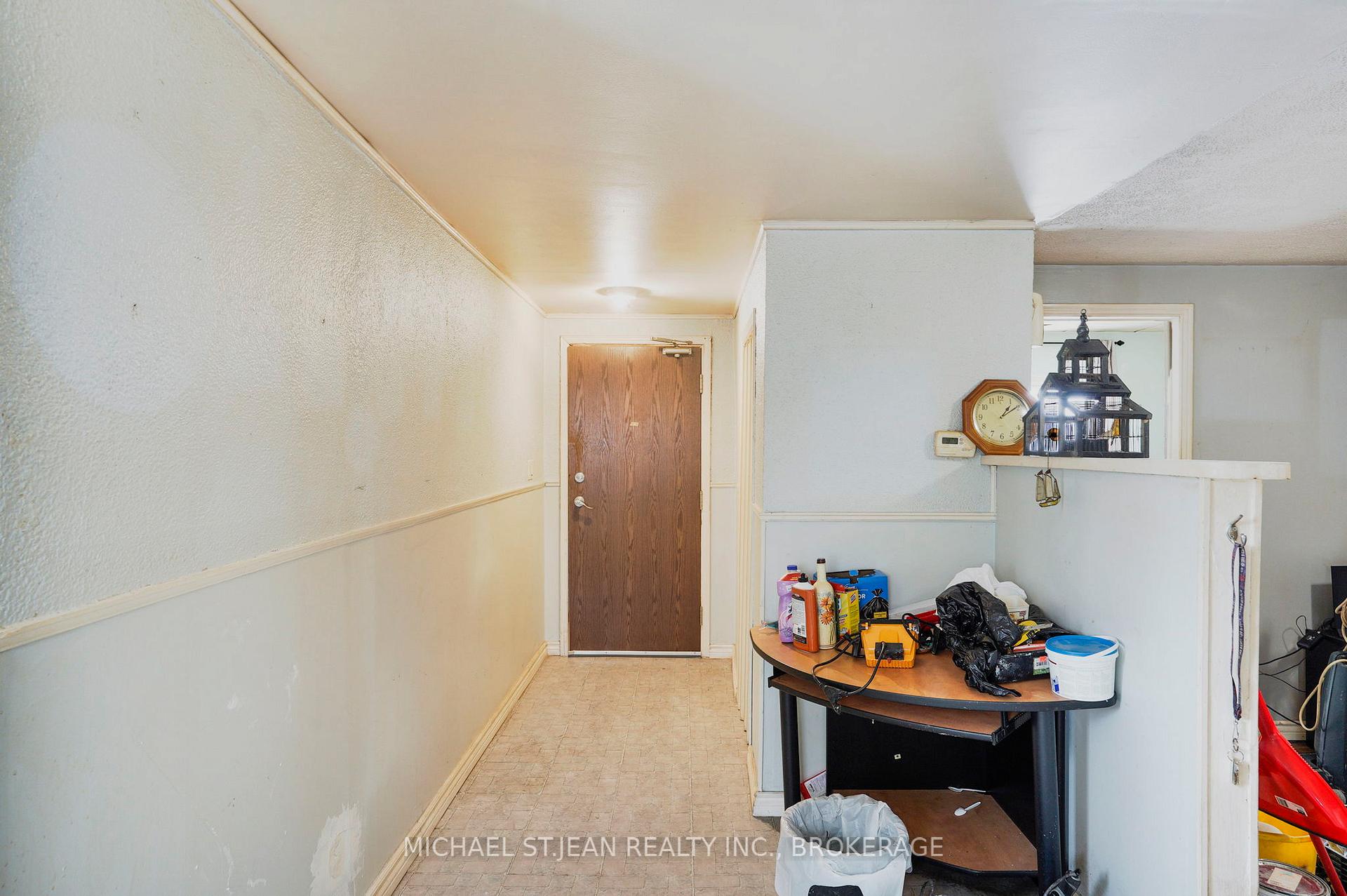 Photo 20 of 412 Upper Wellington Street, Hamilton, Centremount — HOMEH