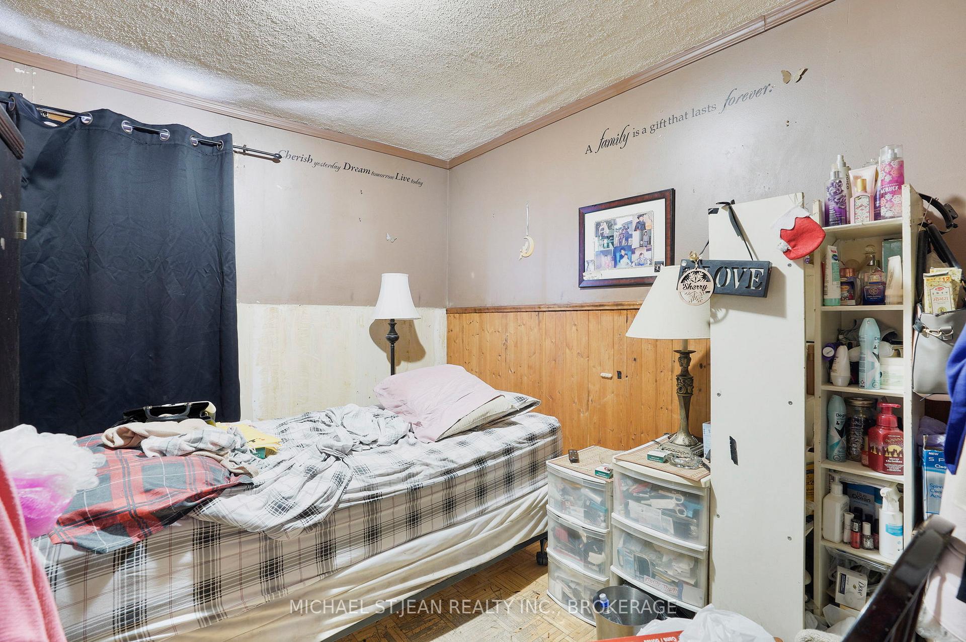 Photo 24 of 412 Upper Wellington Street, Hamilton, Centremount — HOMEH