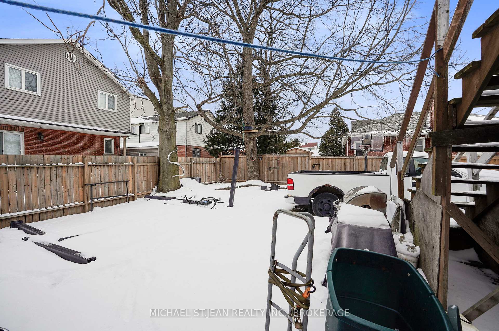 Photo 22 of 412 Upper Wellington Street, Hamilton, Centremount — HOMEH