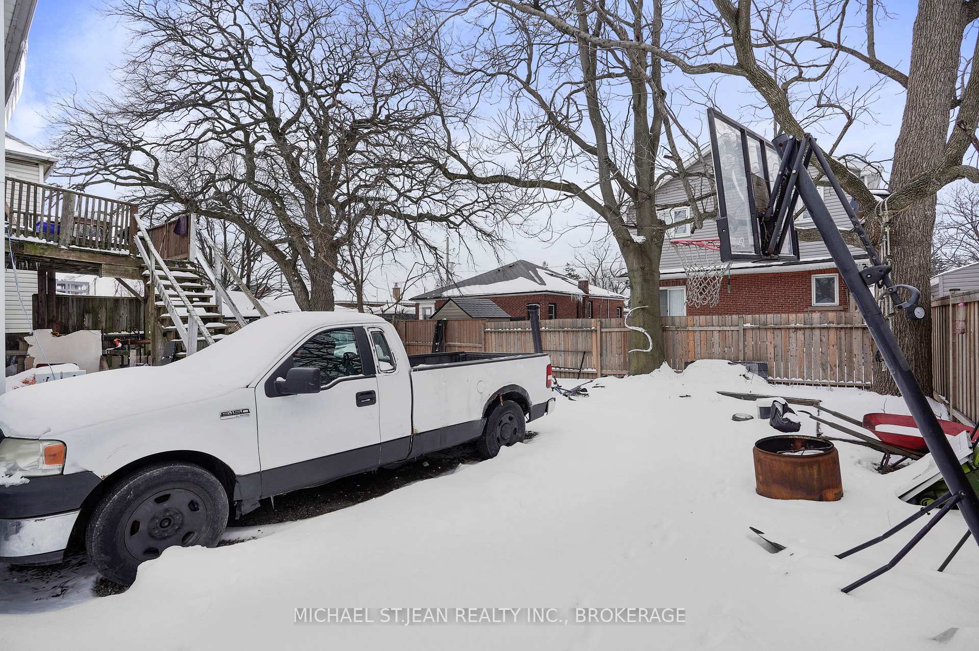 Photo 28 of 412 Upper Wellington Street, Hamilton, Centremount — HOMEH