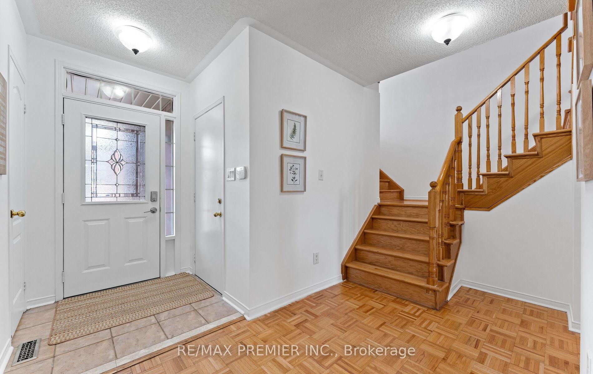 Photo 7 of 10 Cormel Street, Vaughan, Maple — HOMEH