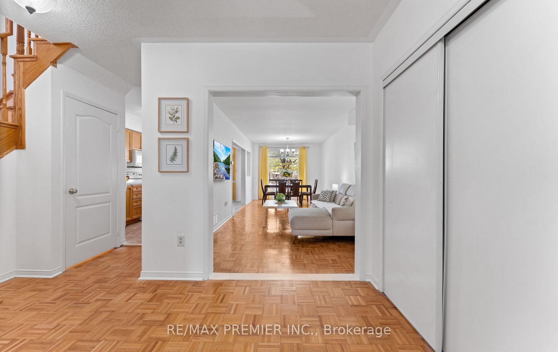 Photo 2 of 10 Cormel Street, Vaughan, Maple — HOMEH
