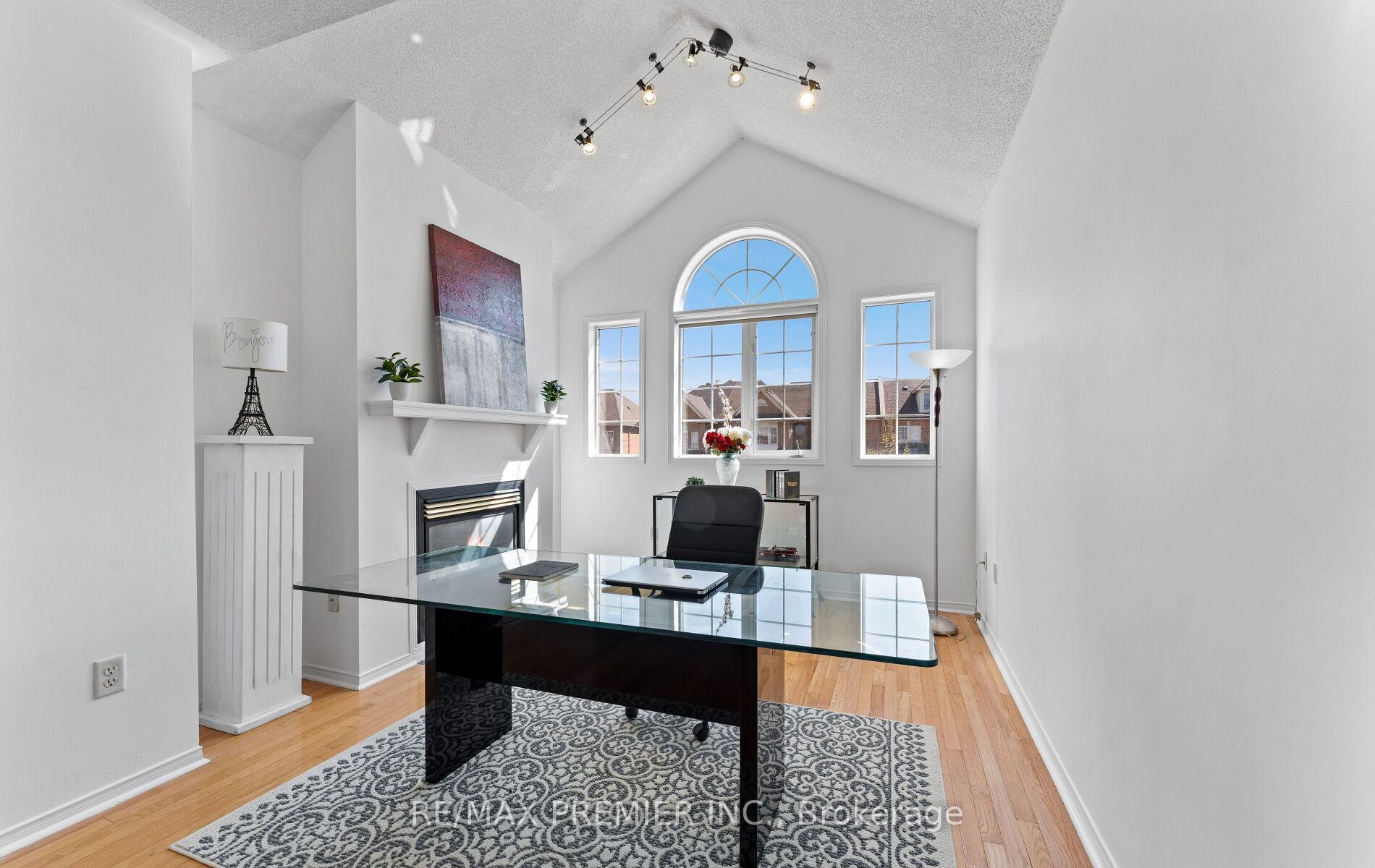 Photo 22 of 10 Cormel Street, Vaughan, Maple — HOMEH