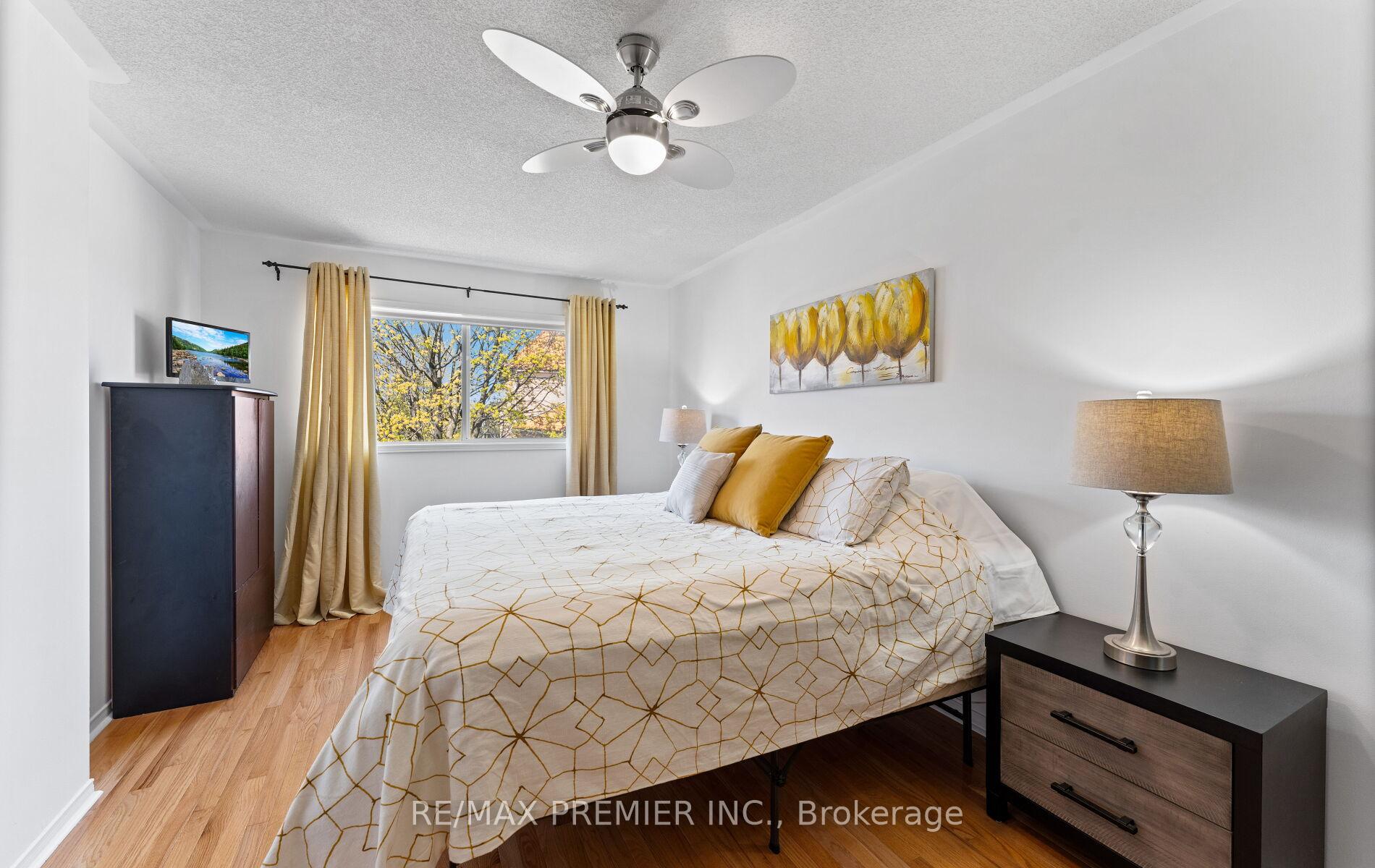 Photo 18 of 10 Cormel Street, Vaughan, Maple — HOMEH