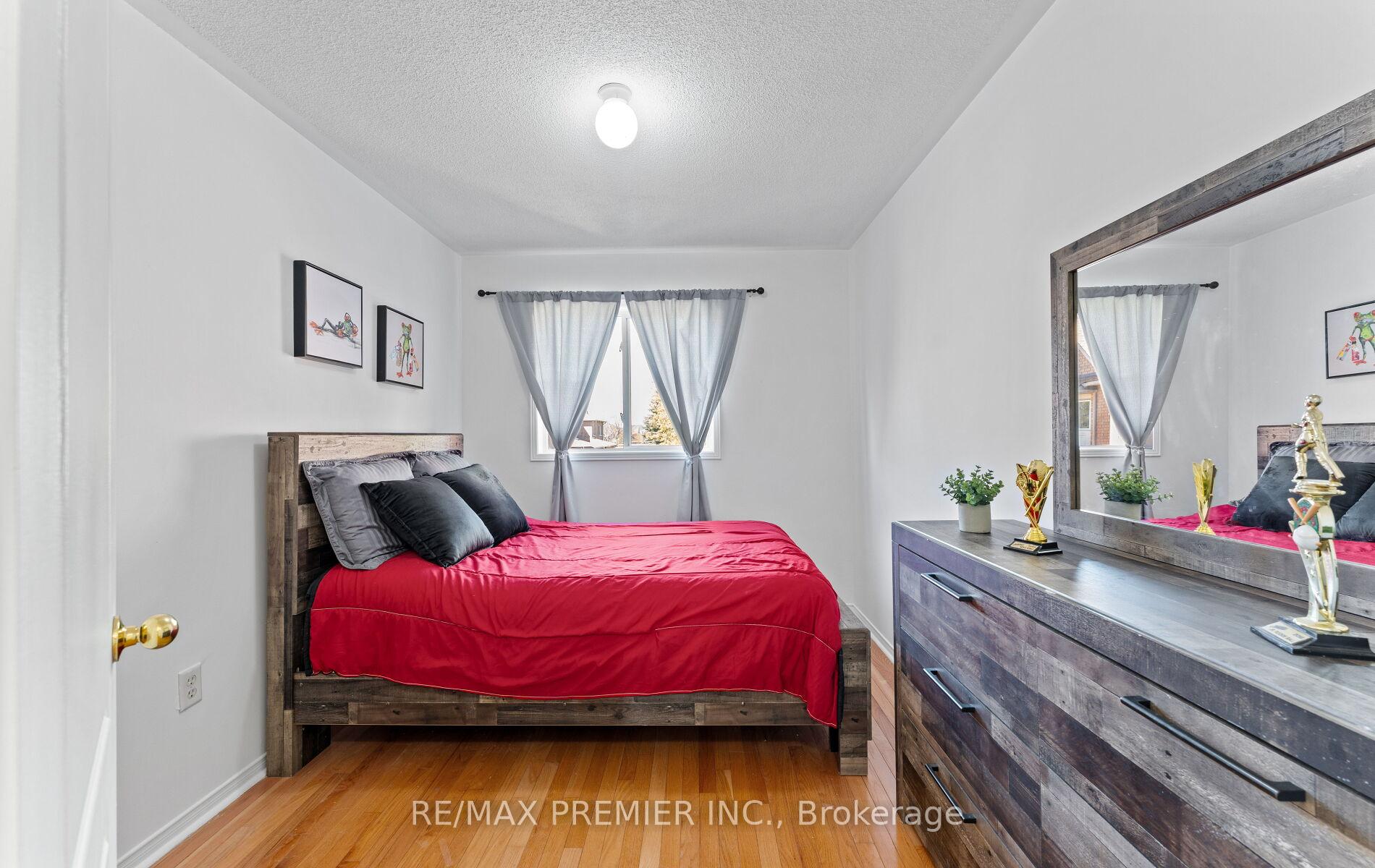 Photo 25 of 10 Cormel Street, Vaughan, Maple — HOMEH