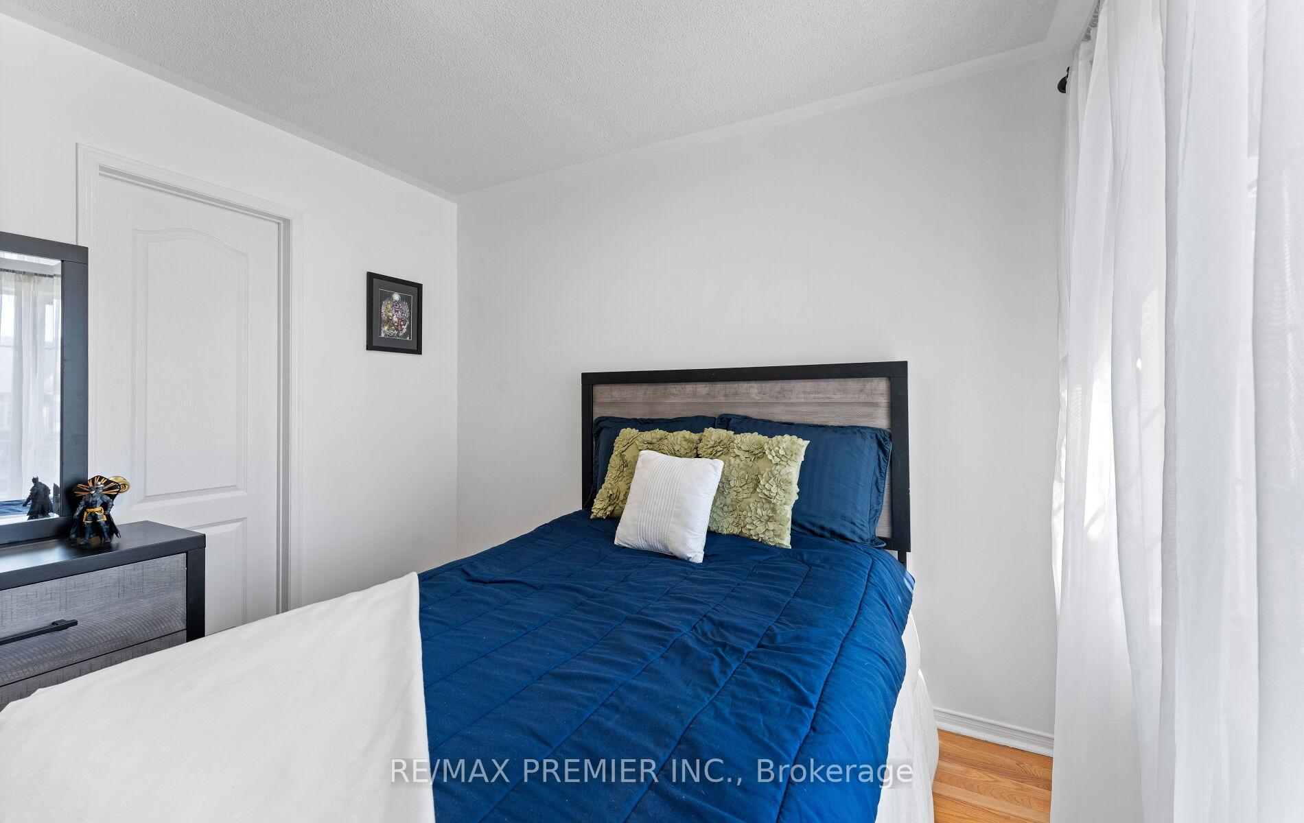 Photo 27 of 10 Cormel Street, Vaughan, Maple — HOMEH