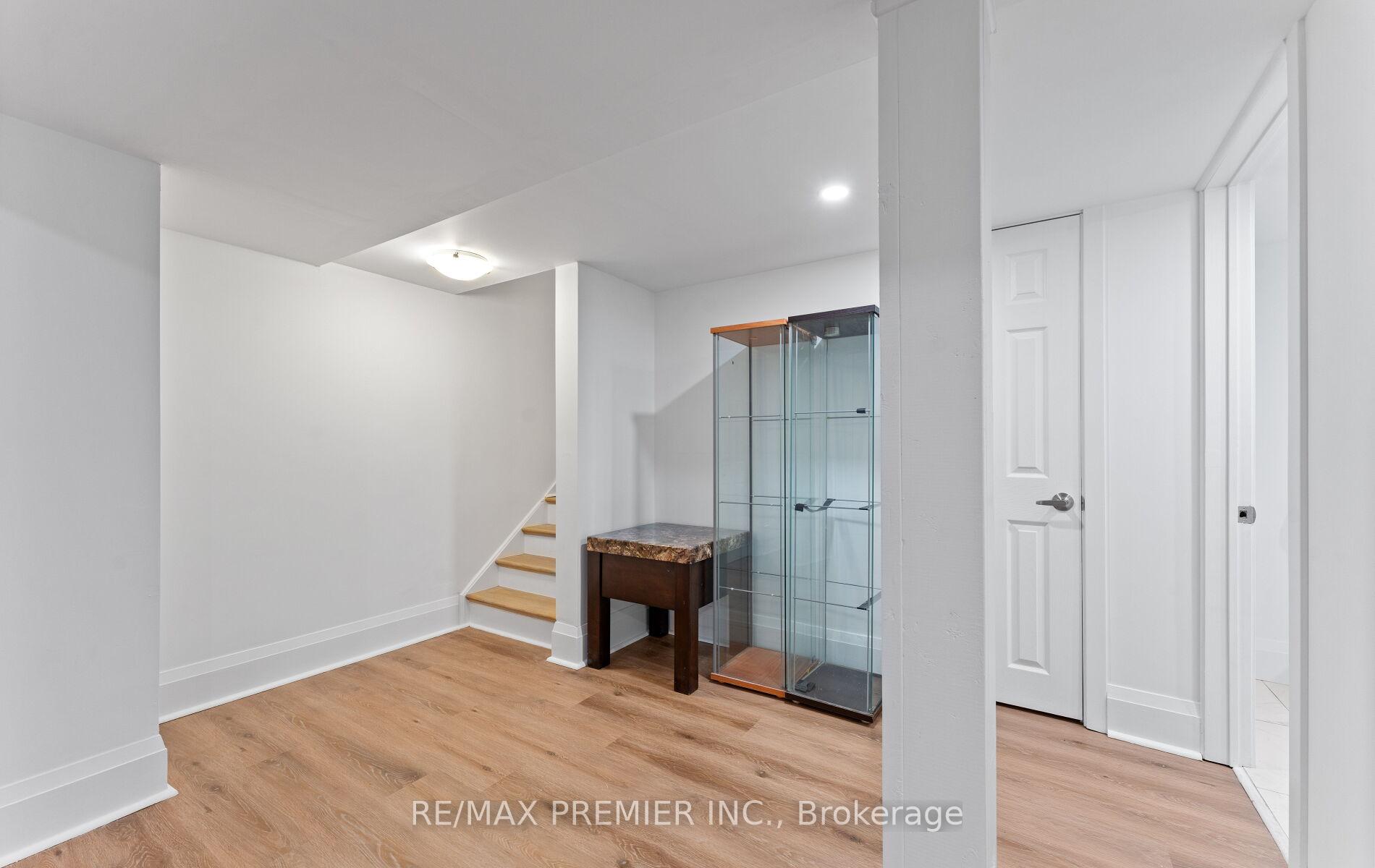 Photo 21 of 10 Cormel Street, Vaughan, Maple — HOMEH