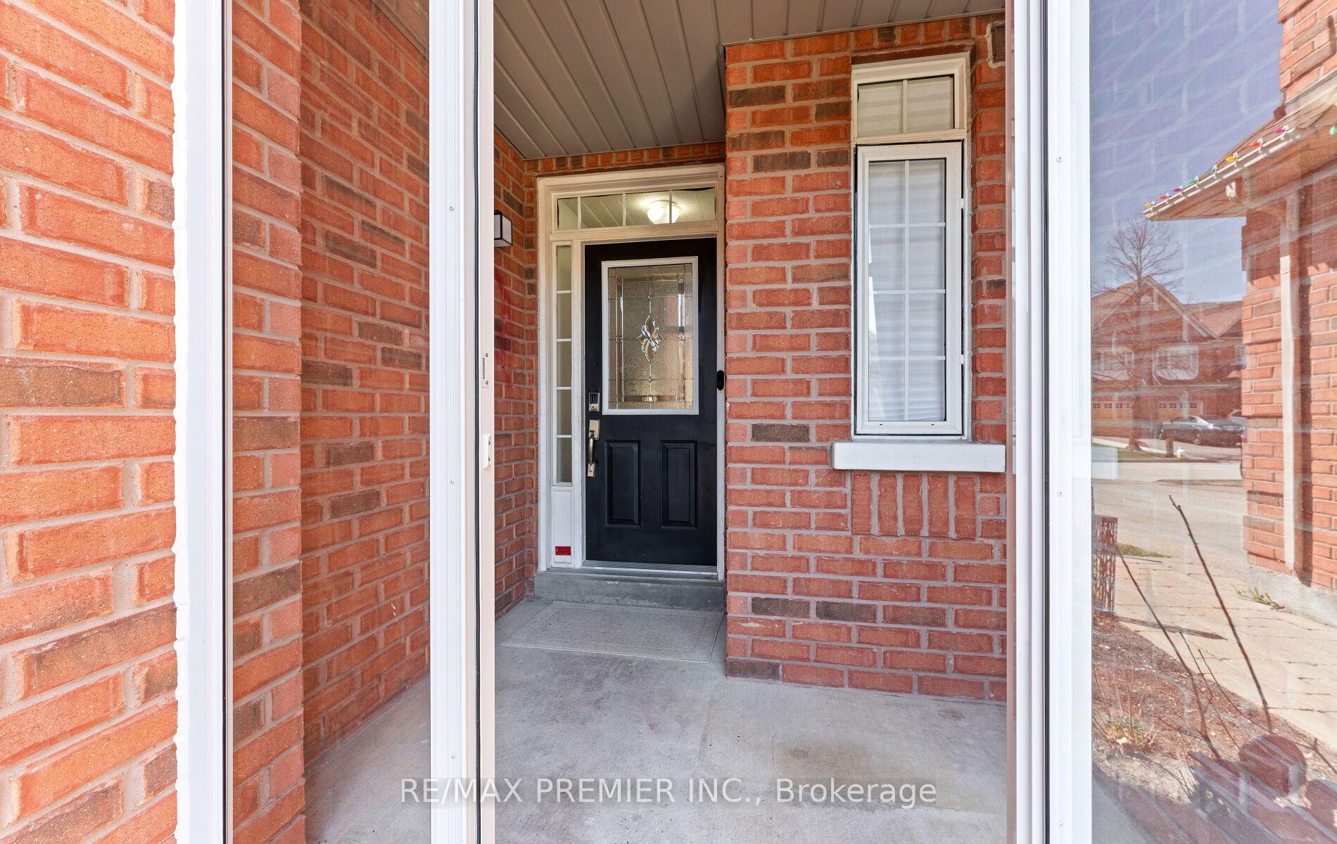 Photo 29 of 10 Cormel Street, Vaughan, Maple — HOMEH