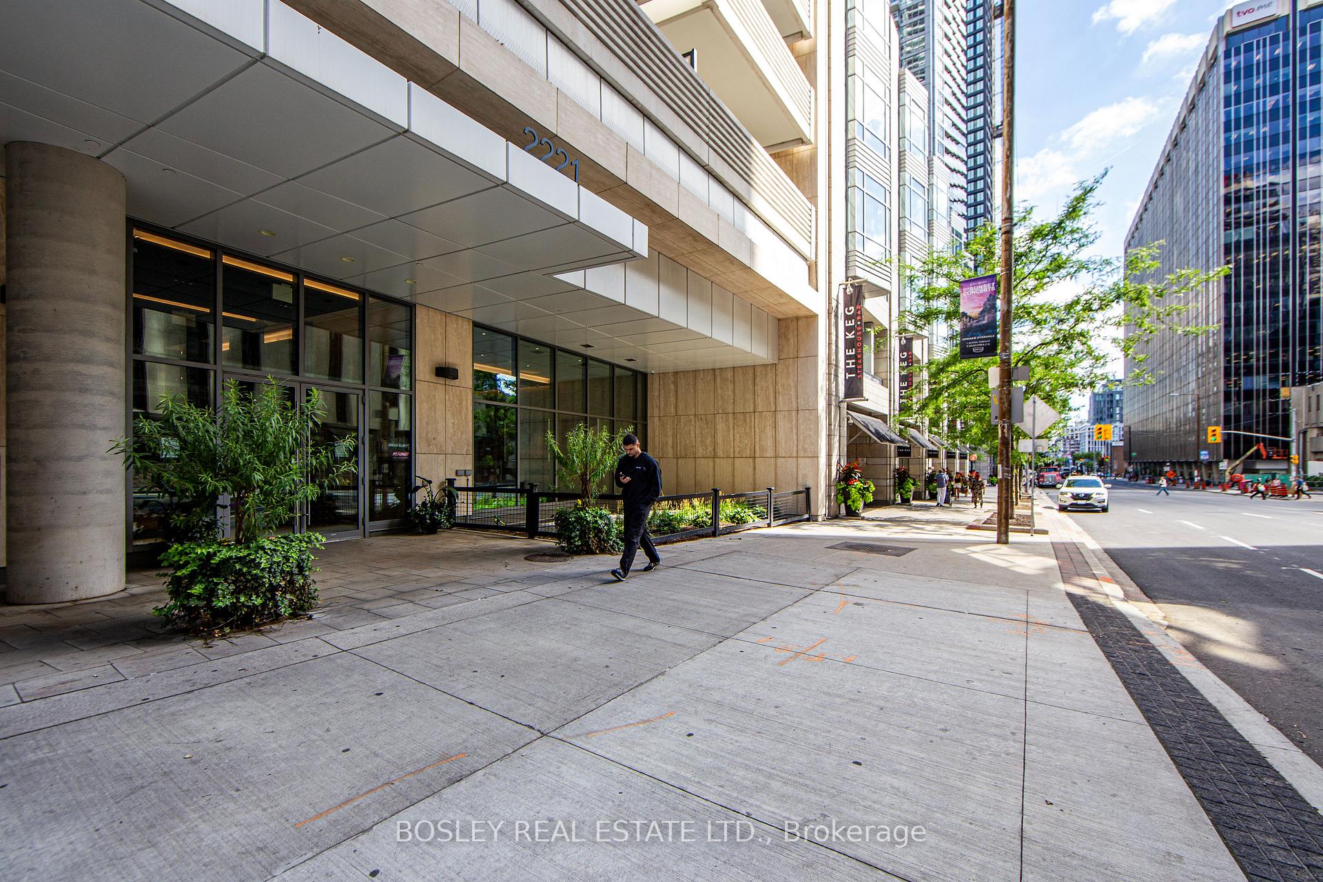 Photo 37 of Unit 3110, 2221 Yonge Street, Toronto, Mount Pleasant West — HOMEH