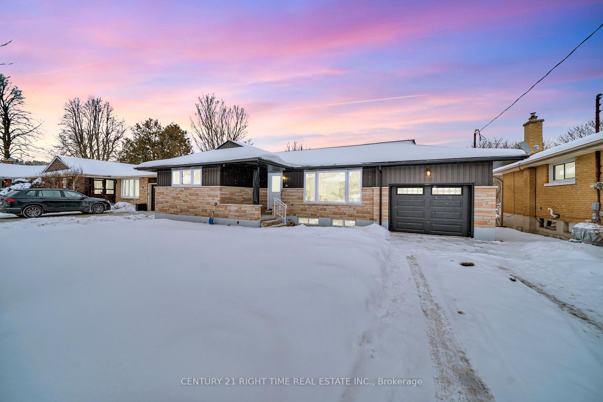 Photo 1 of 50 Lakeside Drive, Kitchener — HOMEH