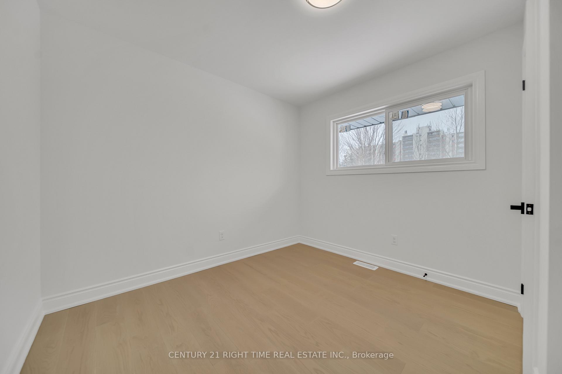 Photo 21 of 50 Lakeside Drive, Kitchener — HOMEH