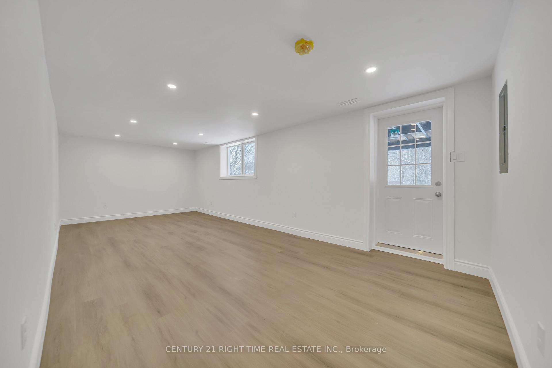 Photo 28 of 50 Lakeside Drive, Kitchener — HOMEH