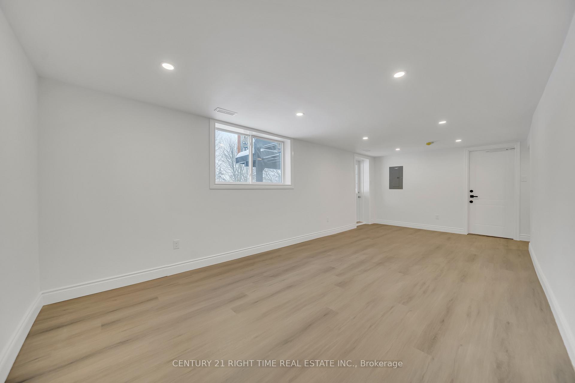 Photo 27 of 50 Lakeside Drive, Kitchener — HOMEH
