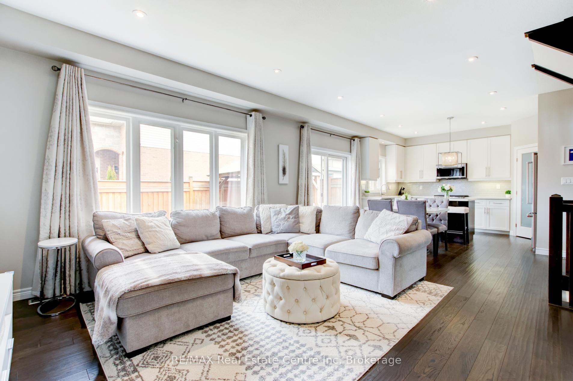 Photo 10 of 240 Pumpkin Pass, Hamilton, Binbrook — HOMEH