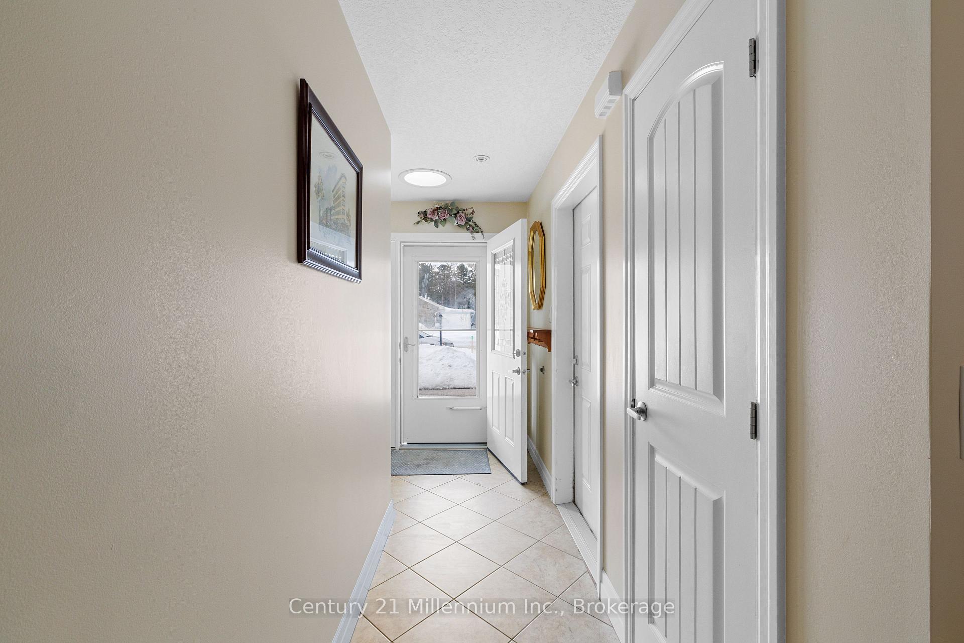 Photo 2 of 49 Greenway Drive, Wasaga Beach — HOMEH