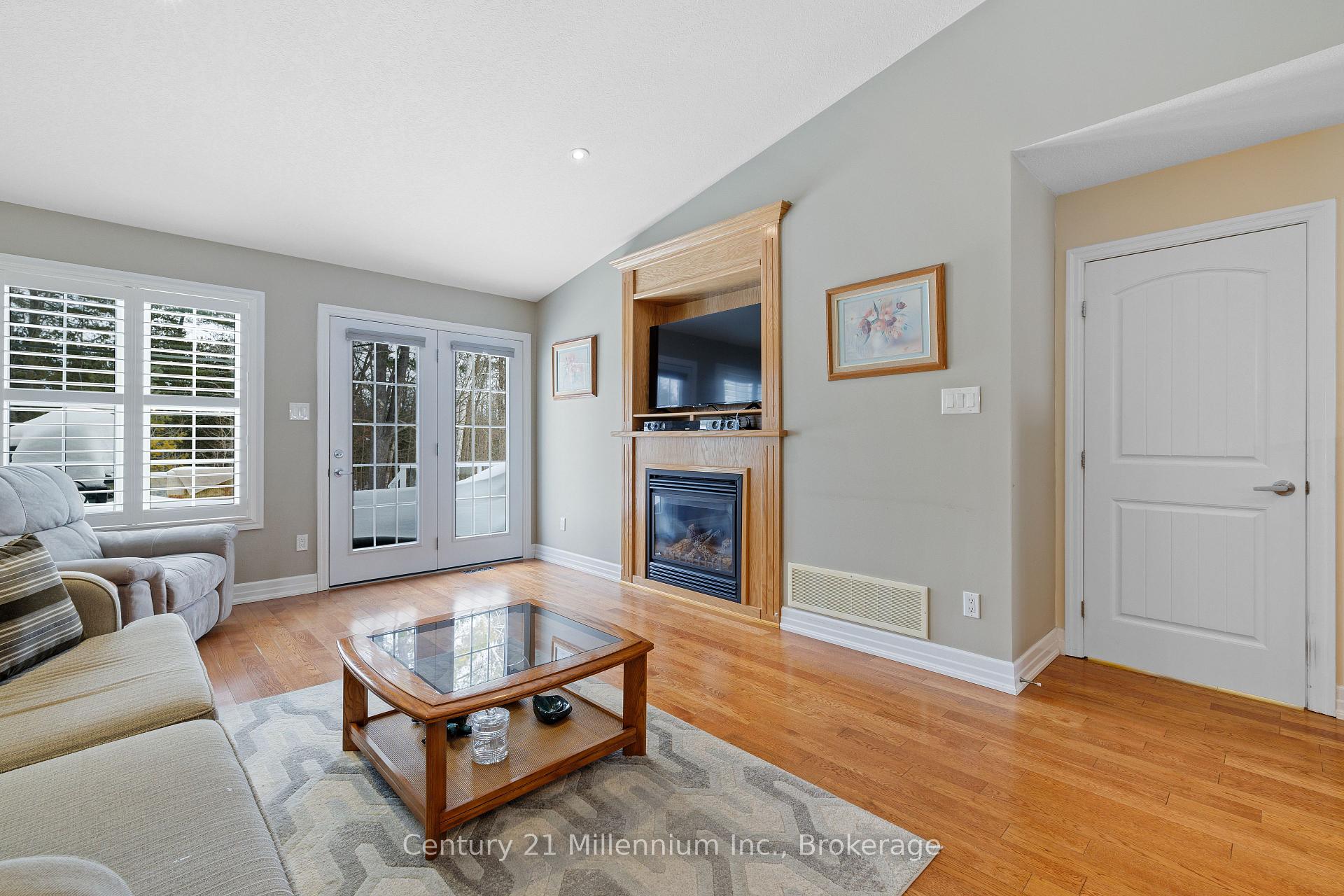 Photo 5 of 49 Greenway Drive, Wasaga Beach — HOMEH