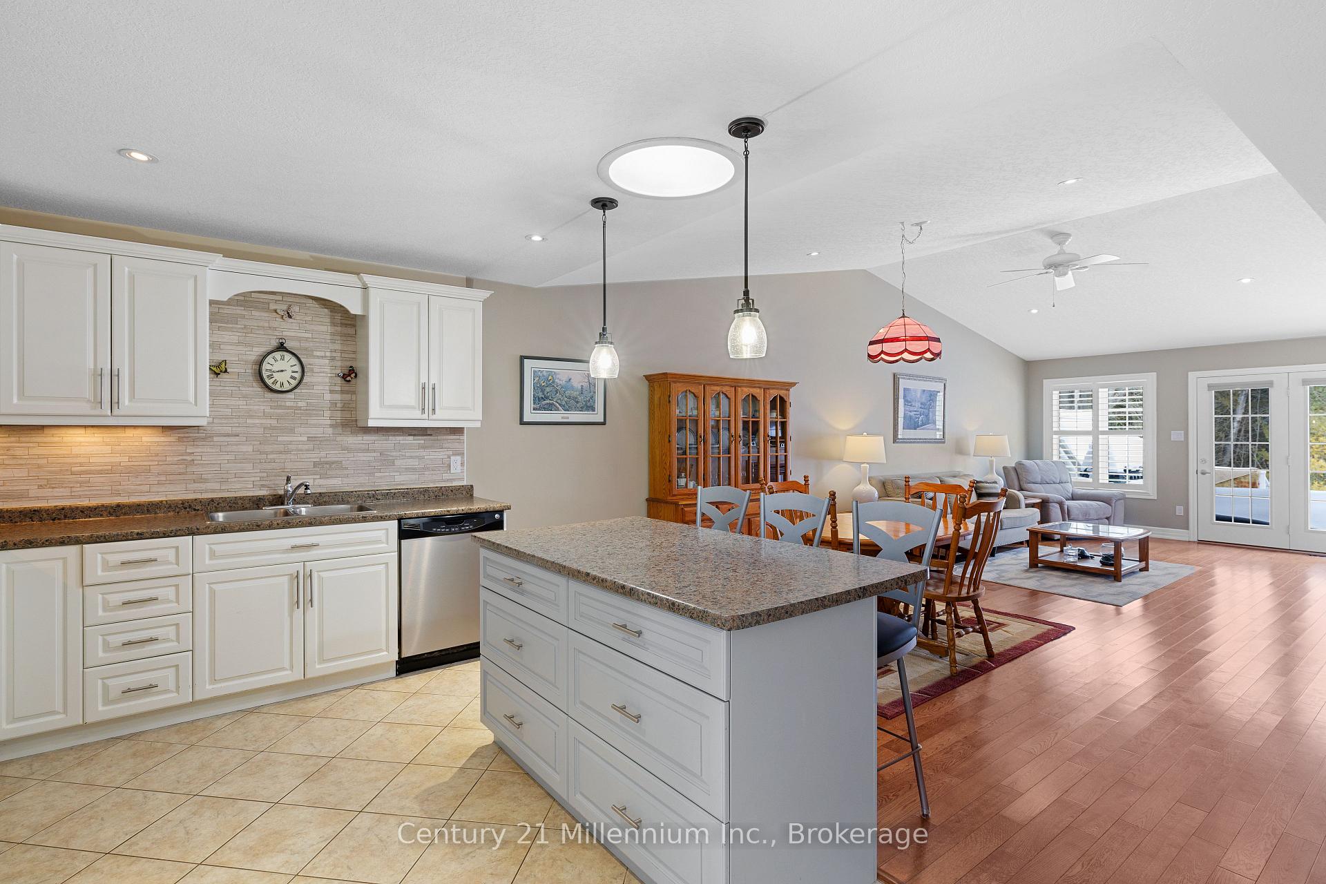 Photo 8 of 49 Greenway Drive, Wasaga Beach — HOMEH