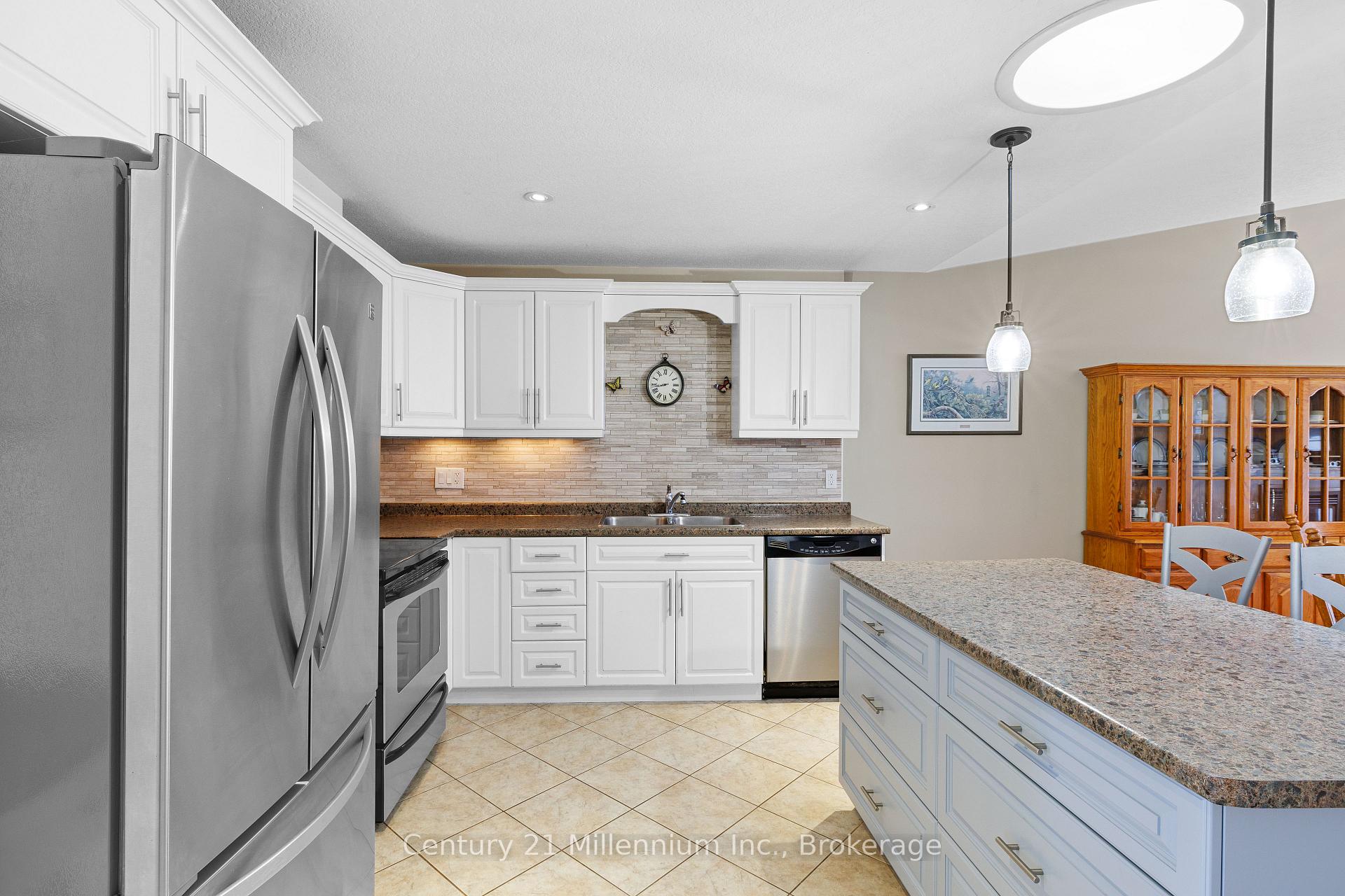 Photo 7 of 49 Greenway Drive, Wasaga Beach — HOMEH