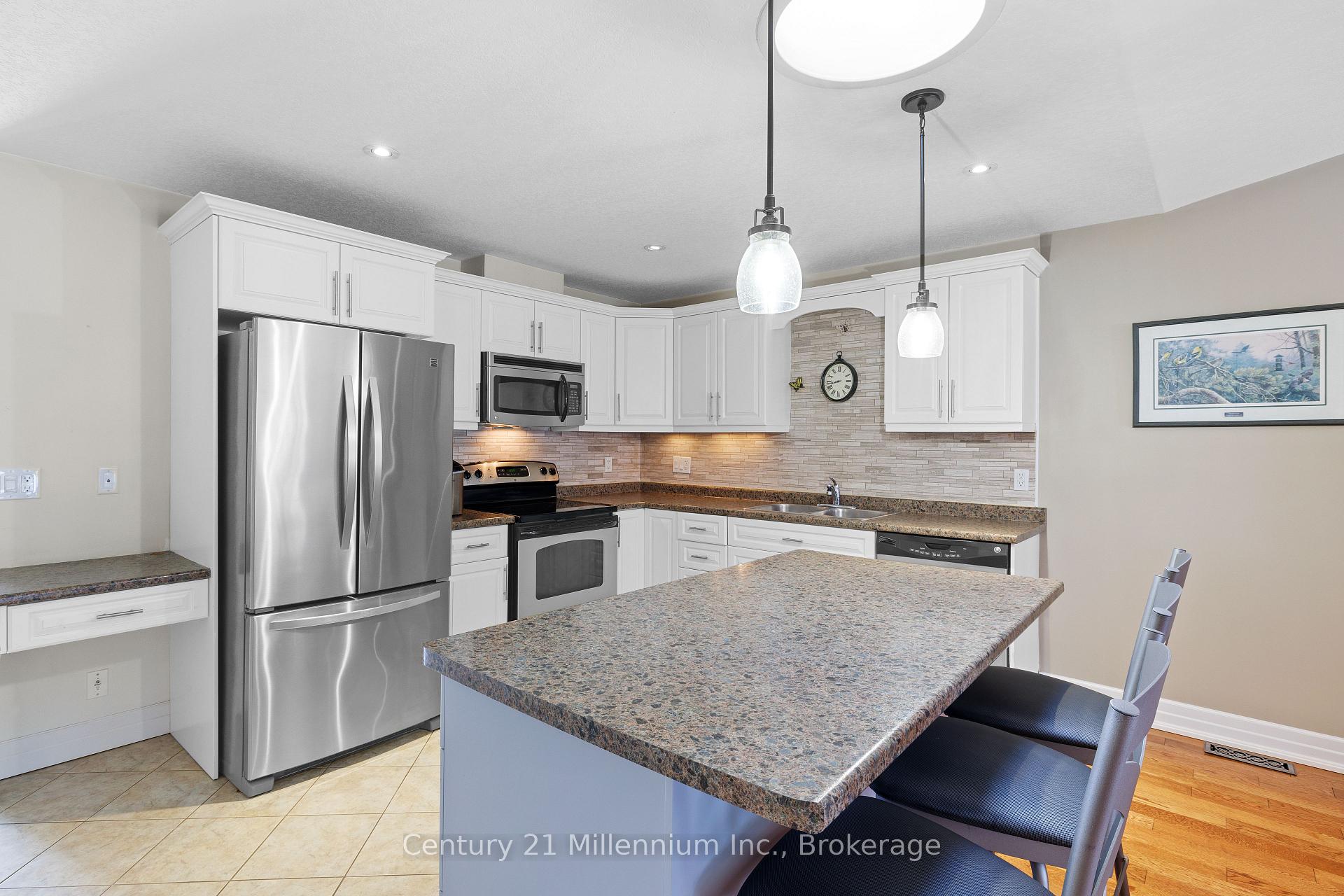 Photo 13 of 49 Greenway Drive, Wasaga Beach — HOMEH