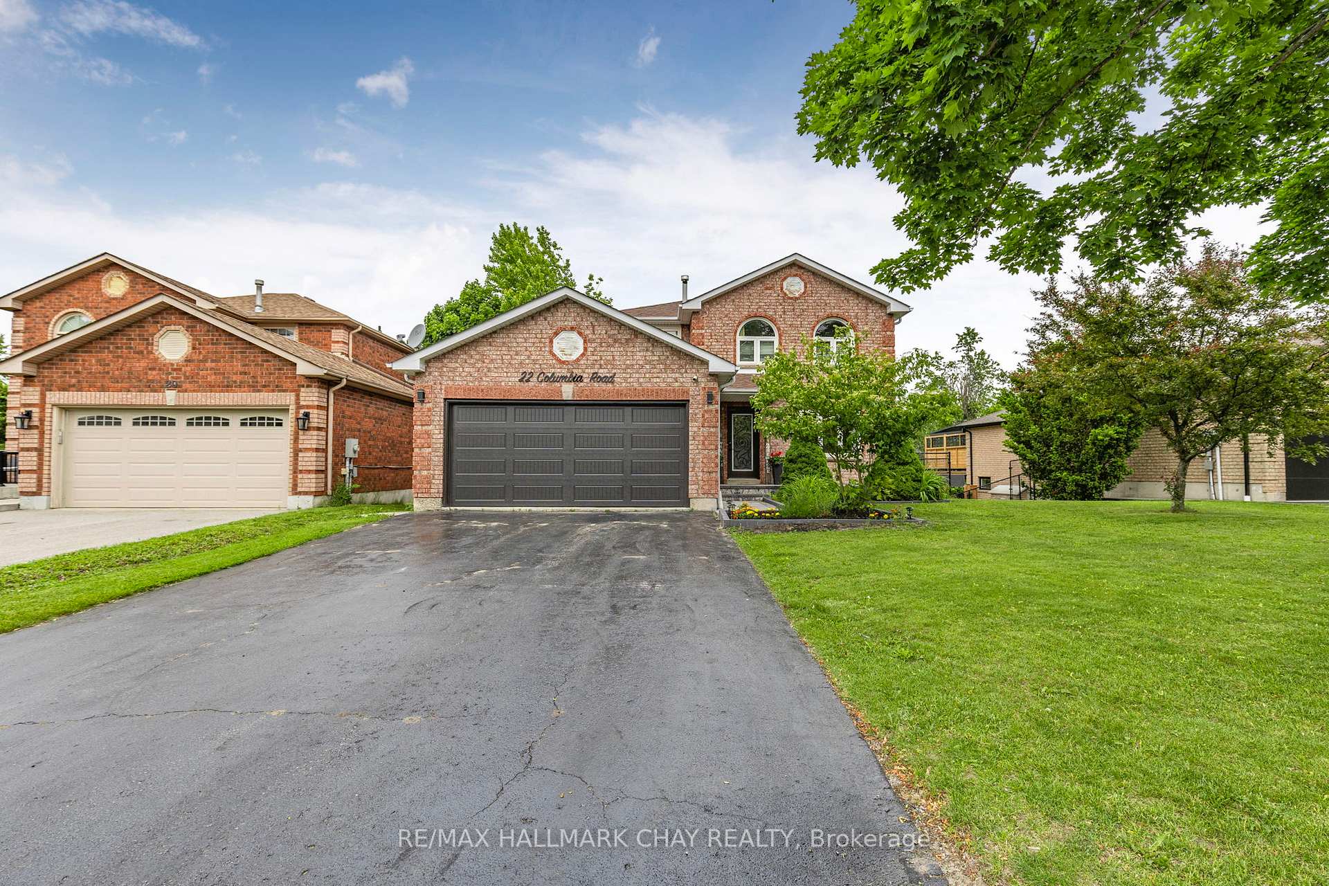 Photo 3 of 22 Columbia Road, Barrie, Holly — HOMEH