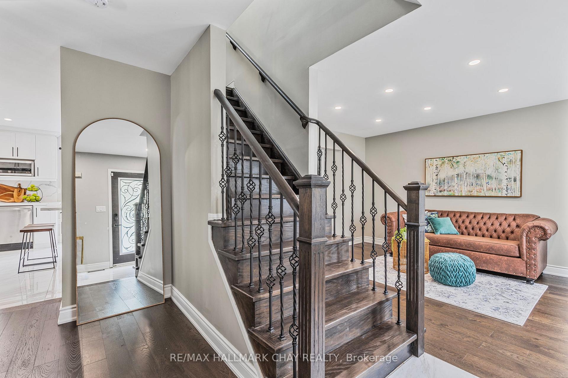 Photo 7 of 22 Columbia Road, Barrie, Holly — HOMEH