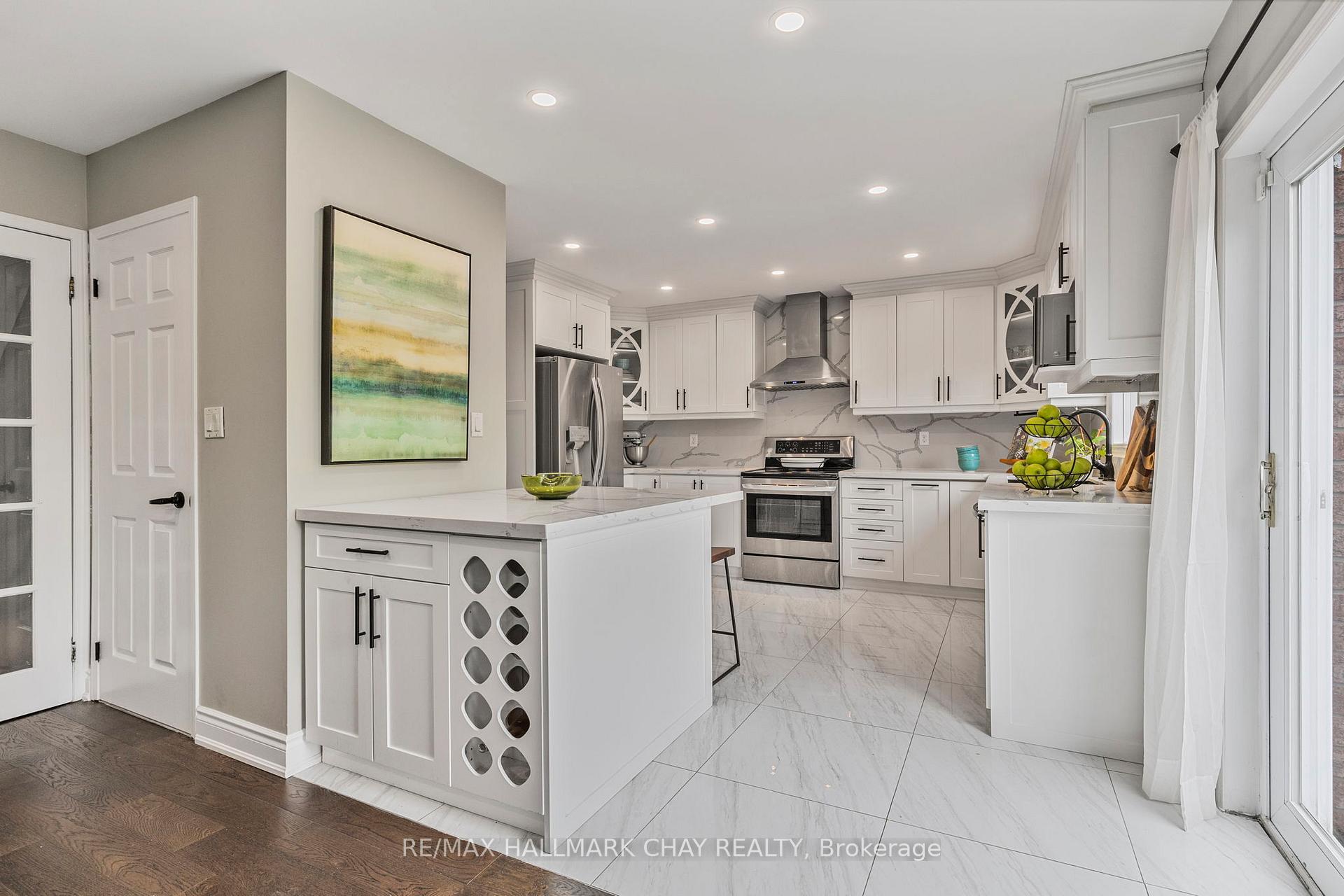 Photo 11 of 22 Columbia Road, Barrie, Holly — HOMEH