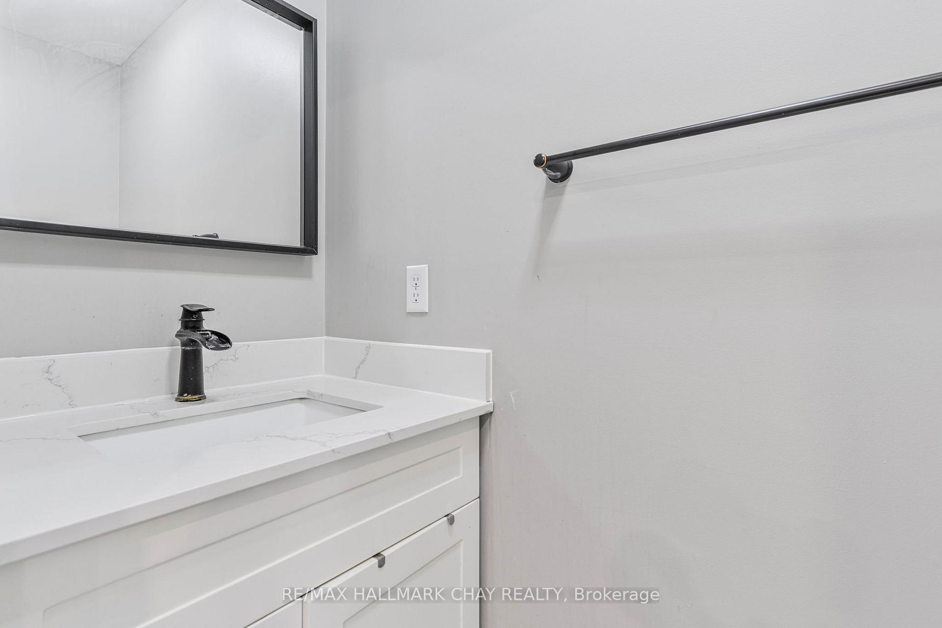 Photo 15 of 22 Columbia Road, Barrie, Holly — HOMEH
