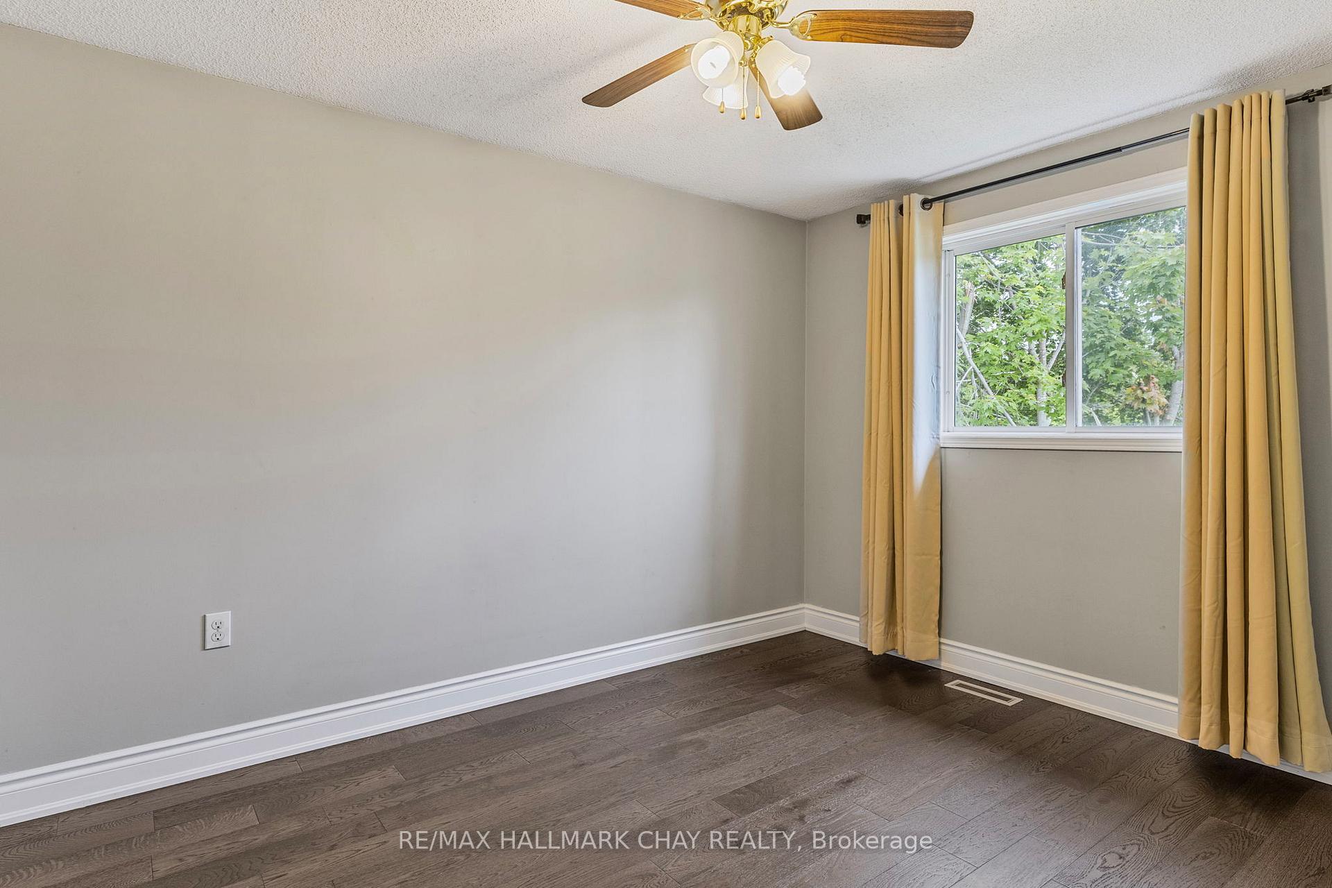 Photo 20 of 22 Columbia Road, Barrie, Holly — HOMEH