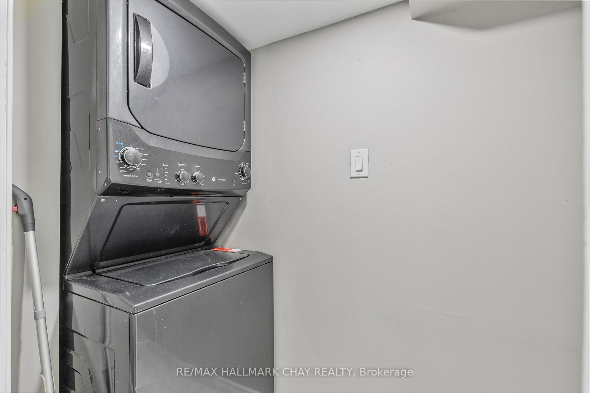 Photo 32 of 22 Columbia Road, Barrie, Holly — HOMEH