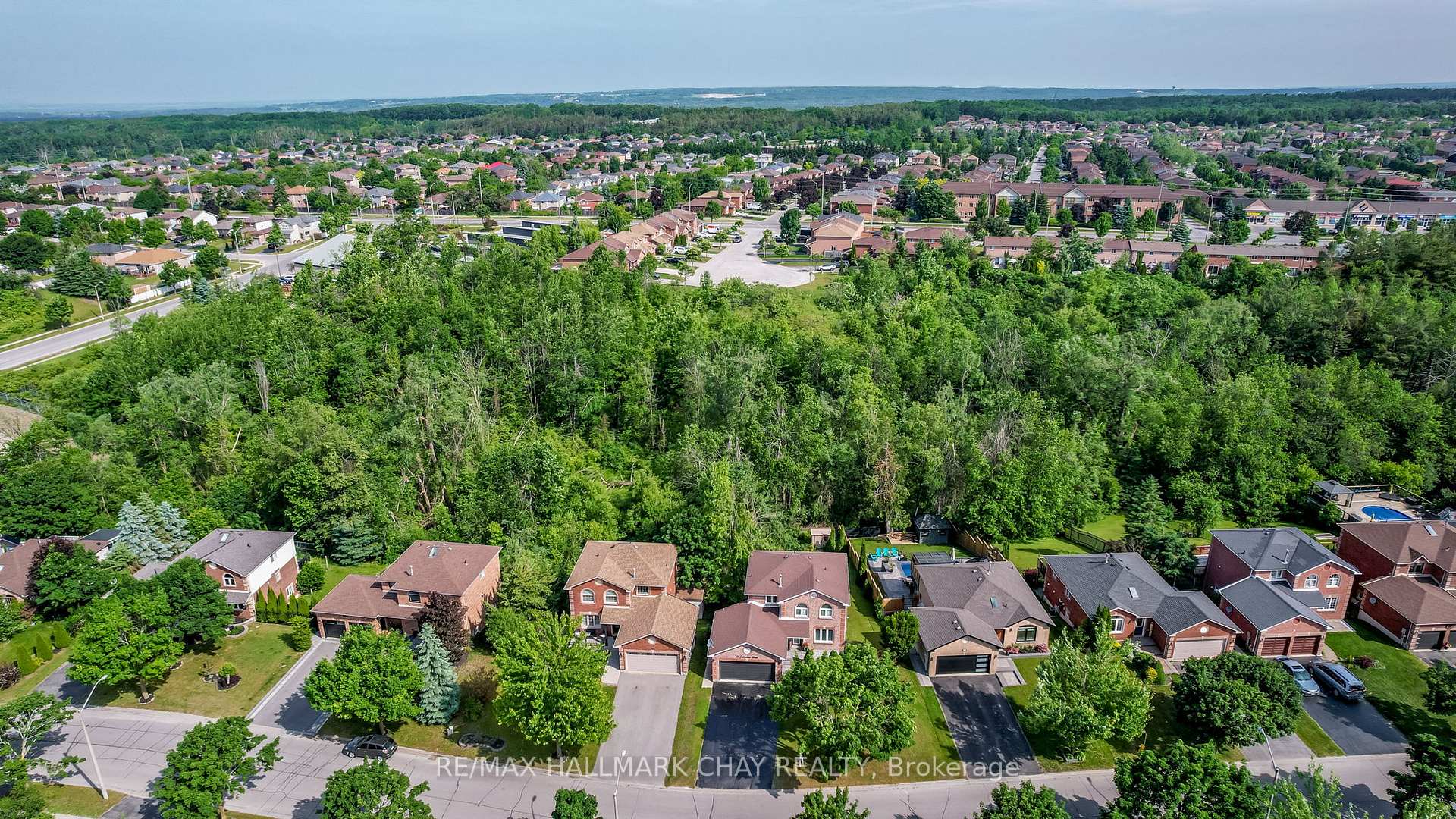 Photo 41 of 22 Columbia Road, Barrie, Holly — HOMEH