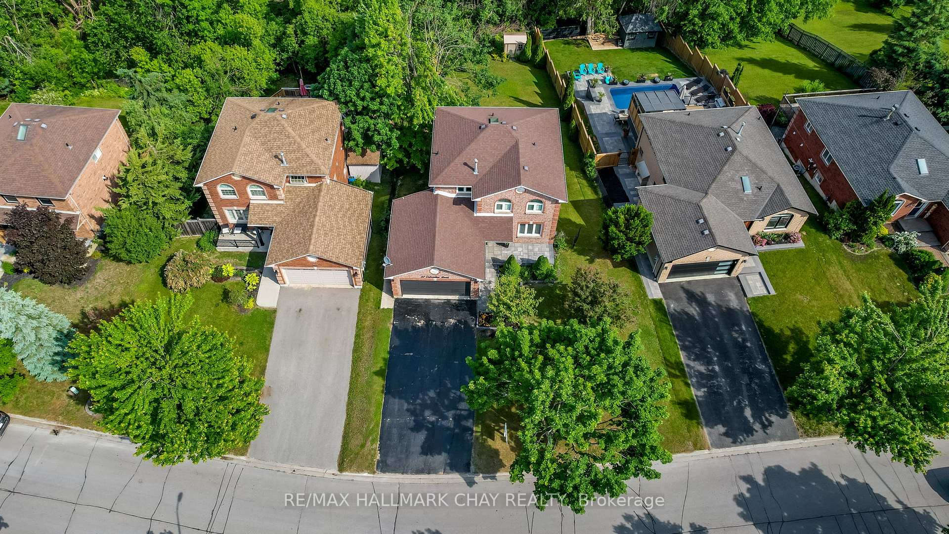 Photo 42 of 22 Columbia Road, Barrie, Holly — HOMEH