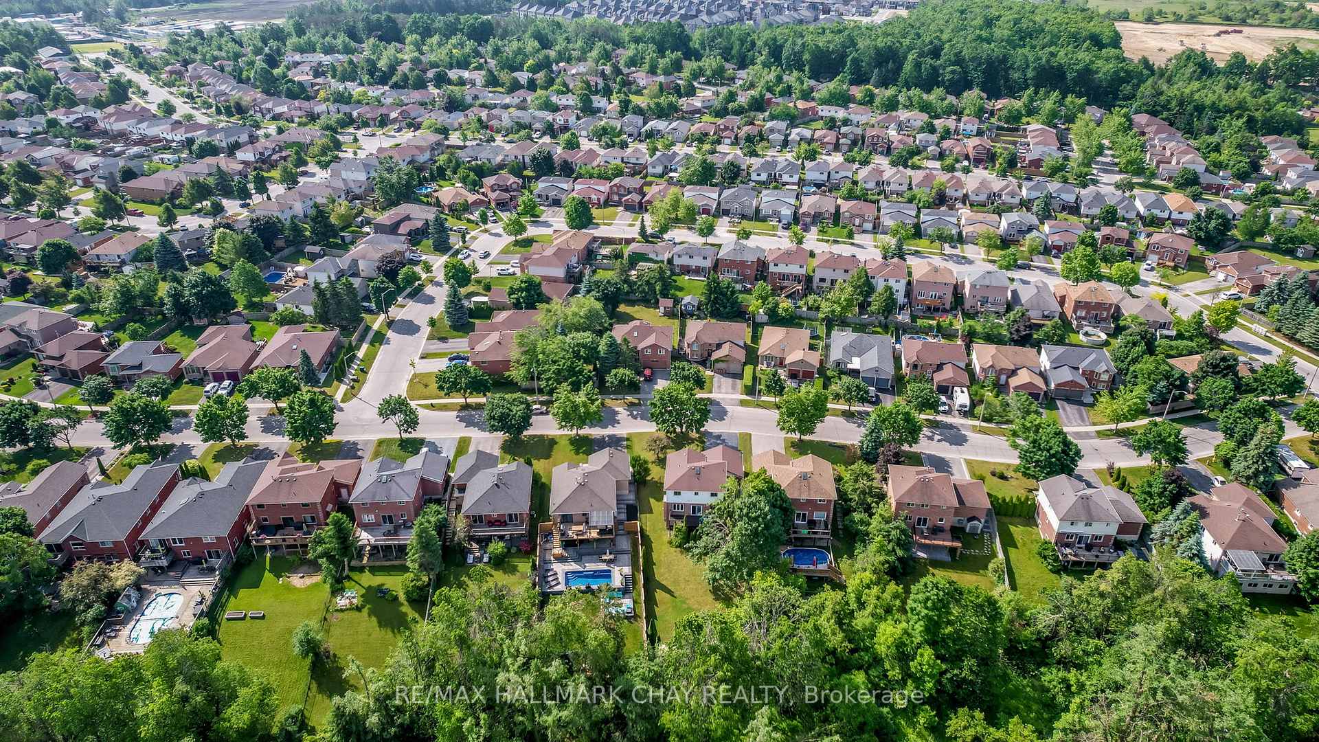 Photo 47 of 22 Columbia Road, Barrie, Holly — HOMEH