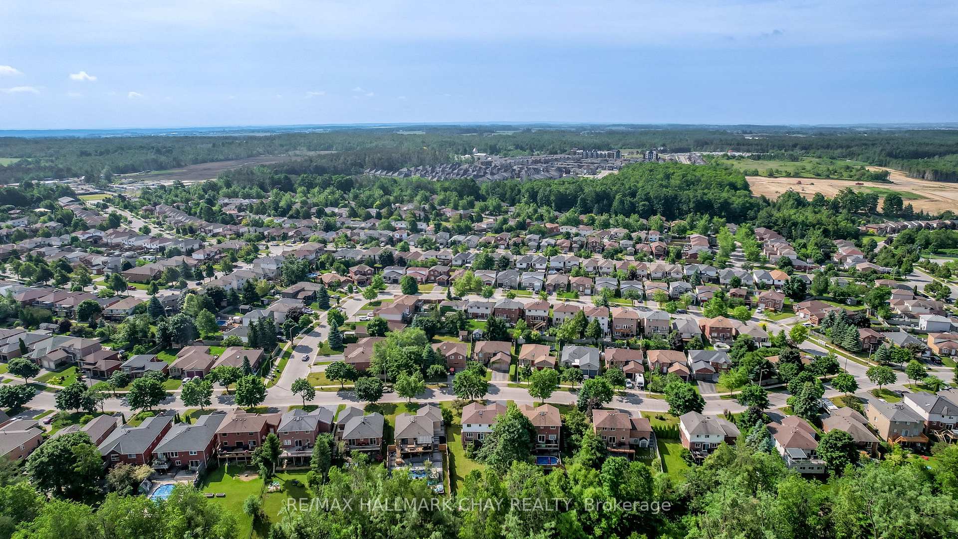 Photo 48 of 22 Columbia Road, Barrie, Holly — HOMEH