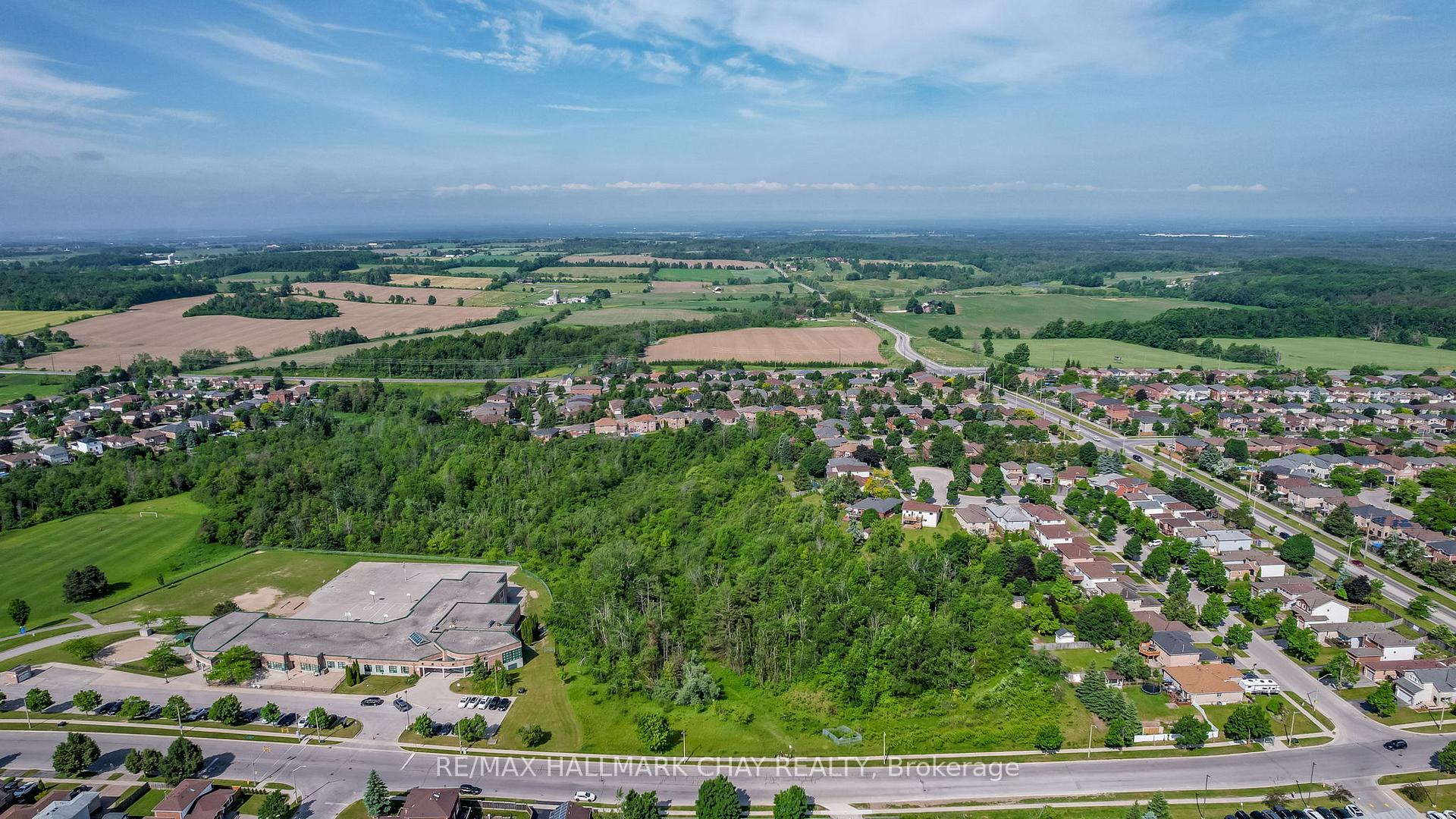Photo 49 of 22 Columbia Road, Barrie, Holly — HOMEH