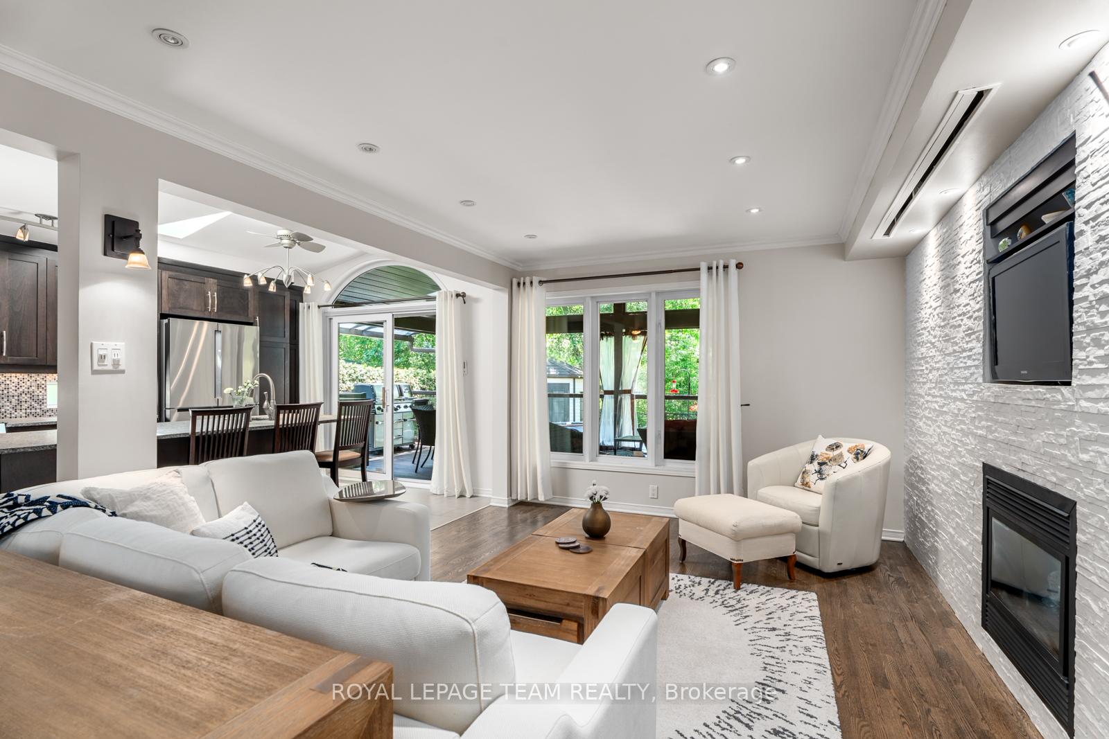 Photo 4 of 1085 Ambercrest Street, Ottawa, Carson Grove — HOMEH