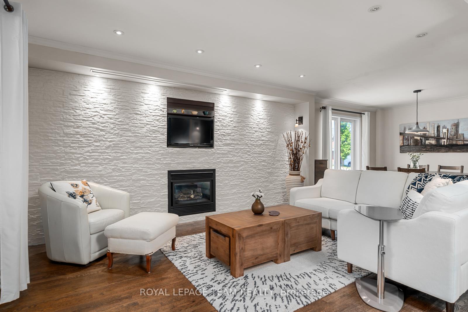 Photo 2 of 1085 Ambercrest Street, Ottawa, Carson Grove — HOMEH