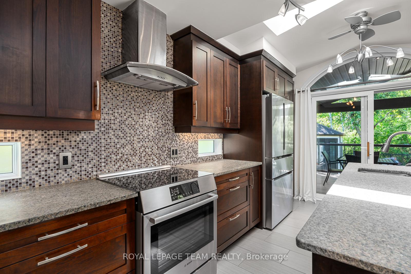 Photo 3 of 1085 Ambercrest Street, Ottawa, Carson Grove — HOMEH