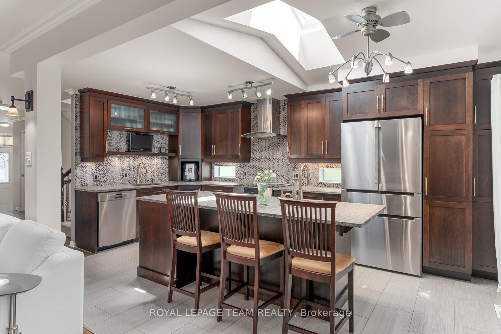 Photo 11 of 1085 Ambercrest Street, Ottawa, Carson Grove — HOMEH
