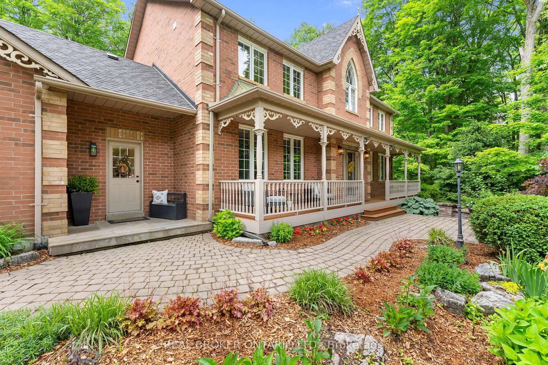 Photo 25 of 8 Oakview Place, Uxbridge — HOMEH