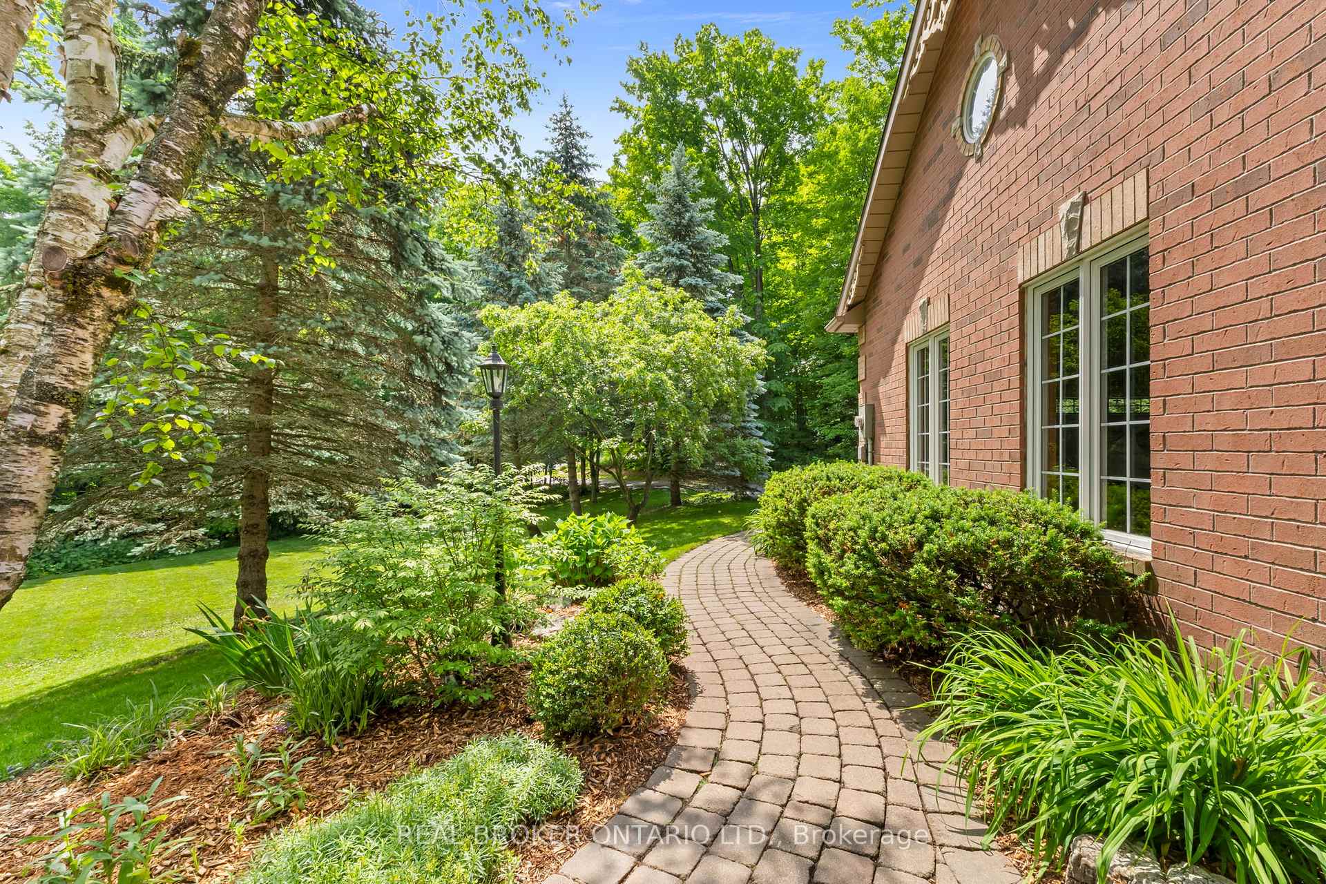 Photo 19 of 8 Oakview Place, Uxbridge — HOMEH