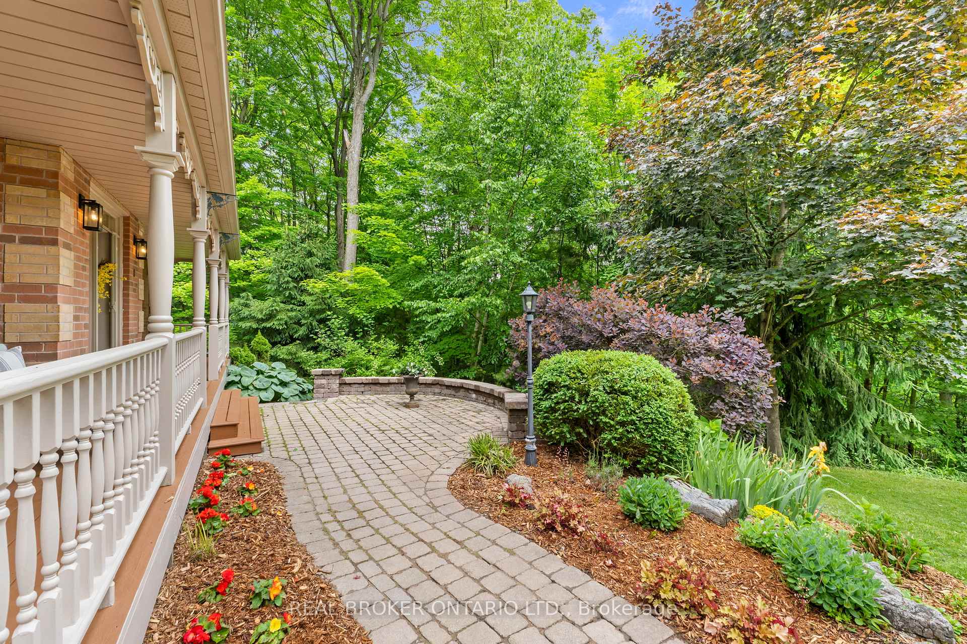 Photo 6 of 8 Oakview Place, Uxbridge — HOMEH