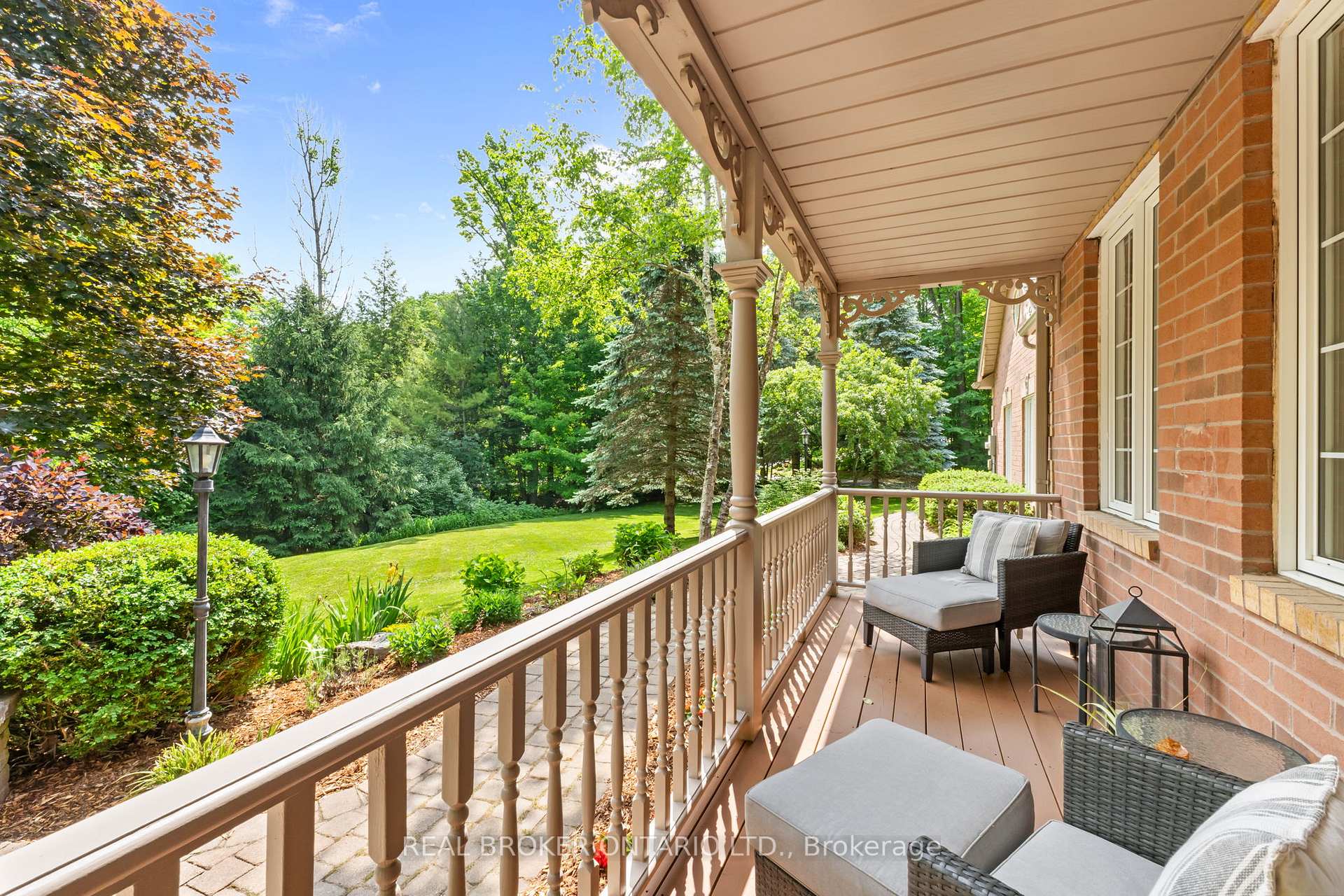 Photo 10 of 8 Oakview Place, Uxbridge — HOMEH
