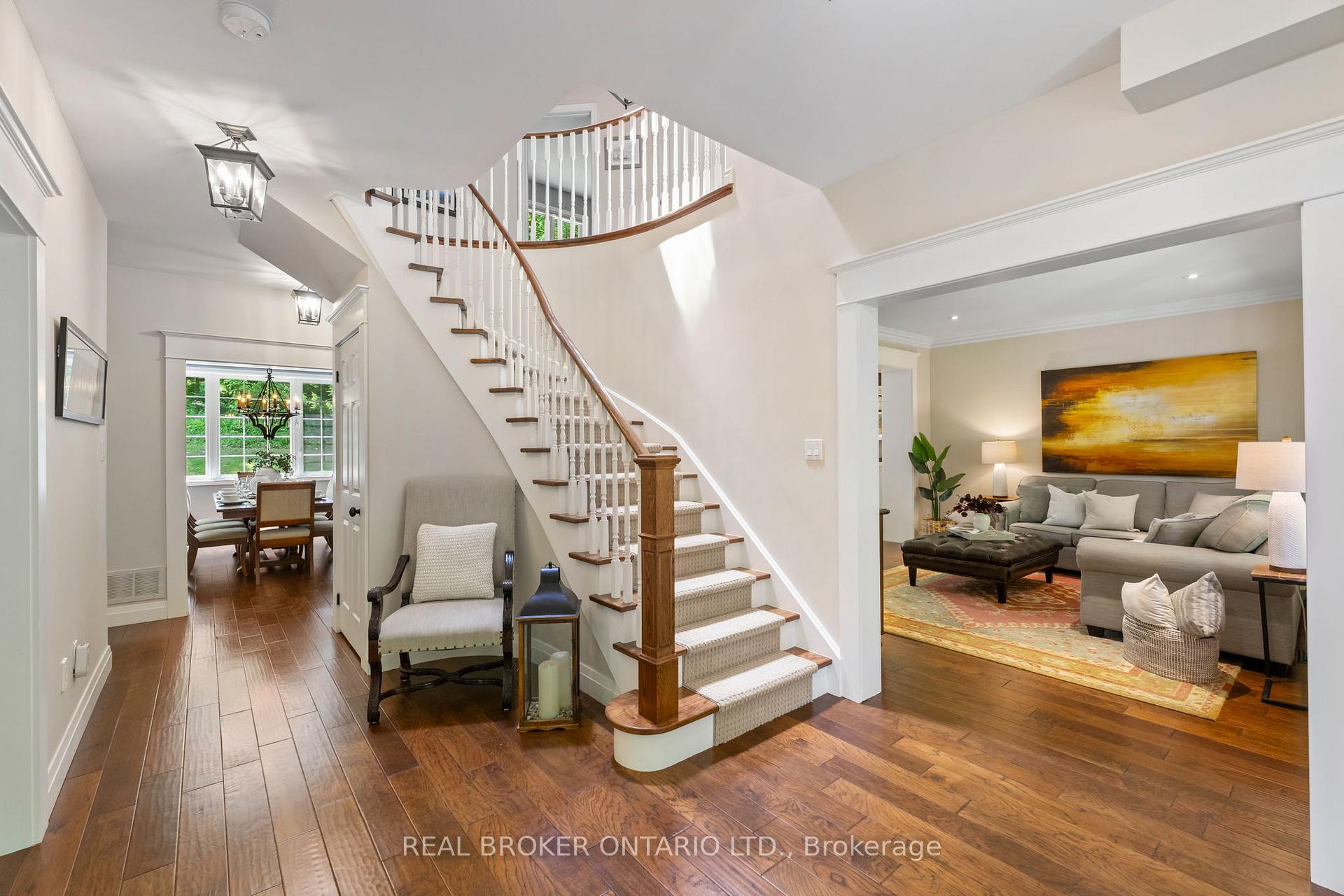 Photo 3 of 8 Oakview Place, Uxbridge — HOMEH