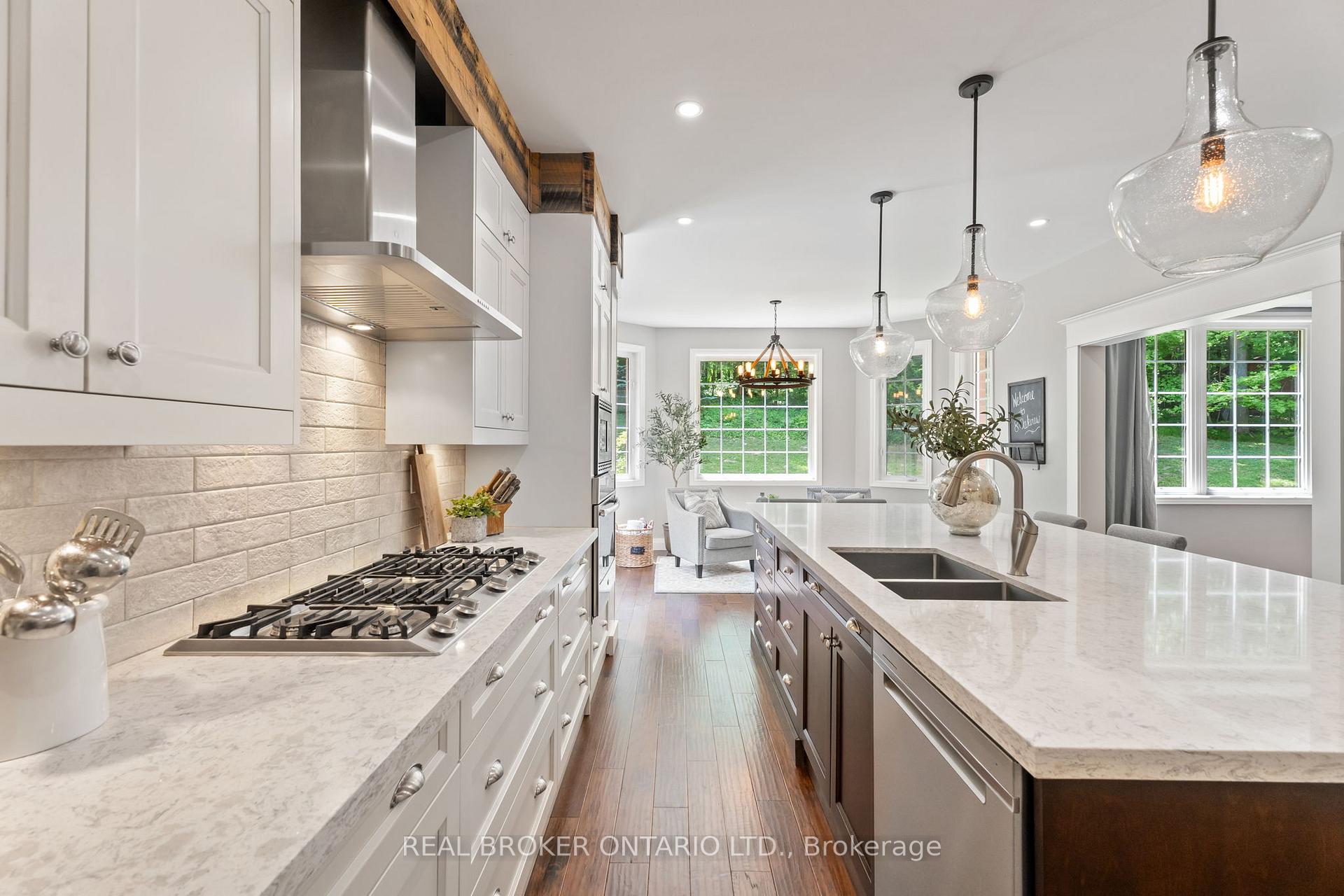 Photo 18 of 8 Oakview Place, Uxbridge — HOMEH