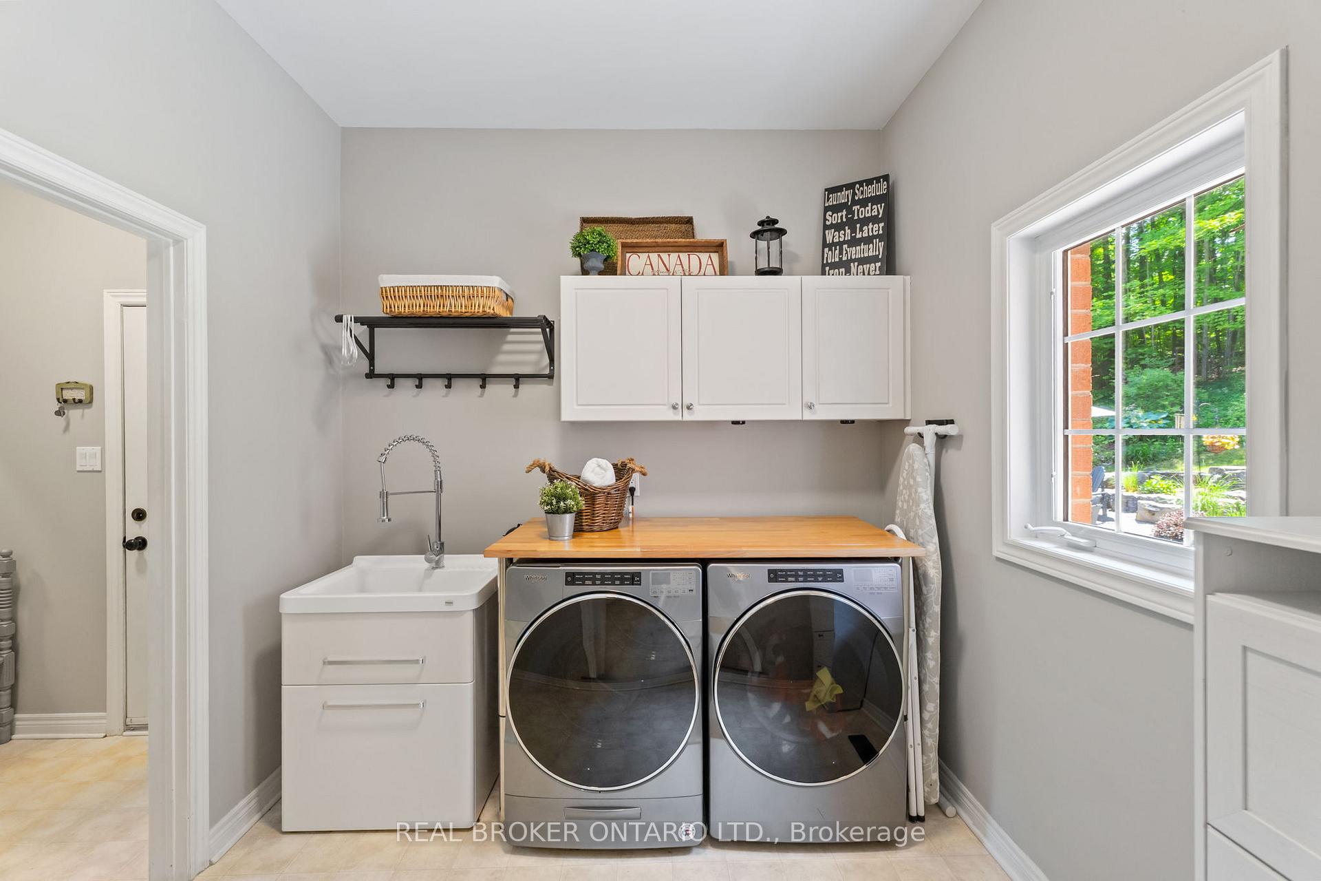 Photo 15 of 8 Oakview Place, Uxbridge — HOMEH
