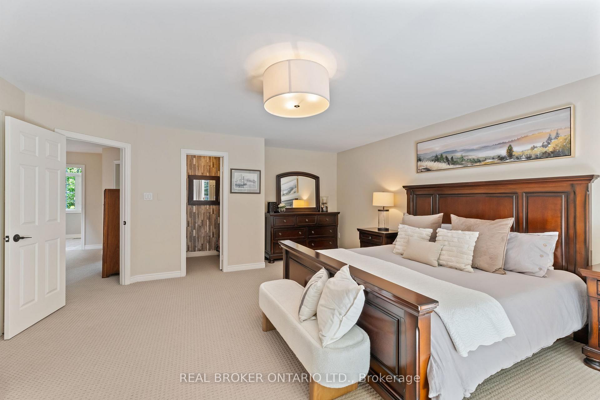 Photo 12 of 8 Oakview Place, Uxbridge — HOMEH