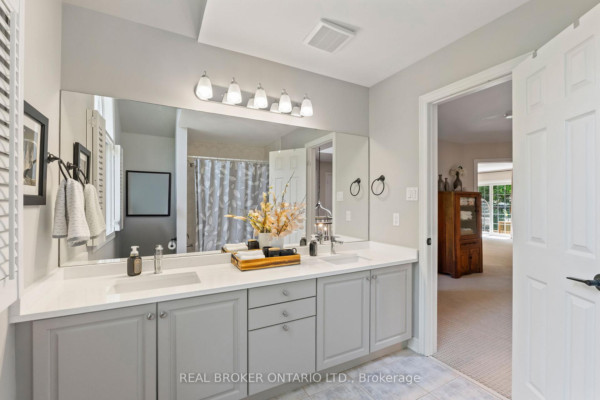 Photo 38 of 8 Oakview Place, Uxbridge — HOMEH