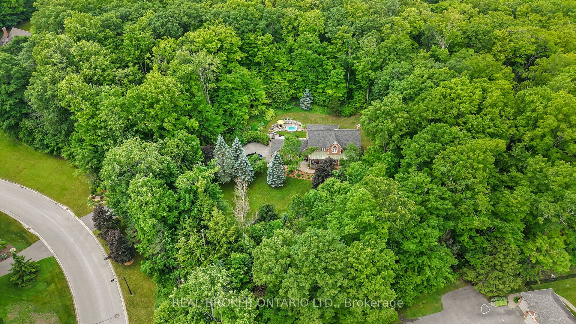 Photo 48 of 8 Oakview Place, Uxbridge — HOMEH