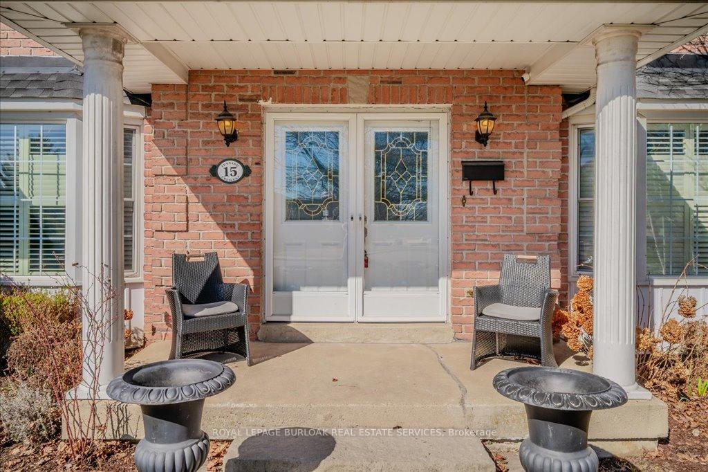 Photo 2 of 15 Lennard Crescent, Hamilton, Dundas — HOMEH