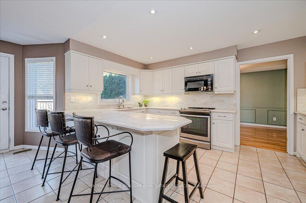 Photo 8 of 15 Lennard Crescent, Hamilton, Dundas — HOMEH